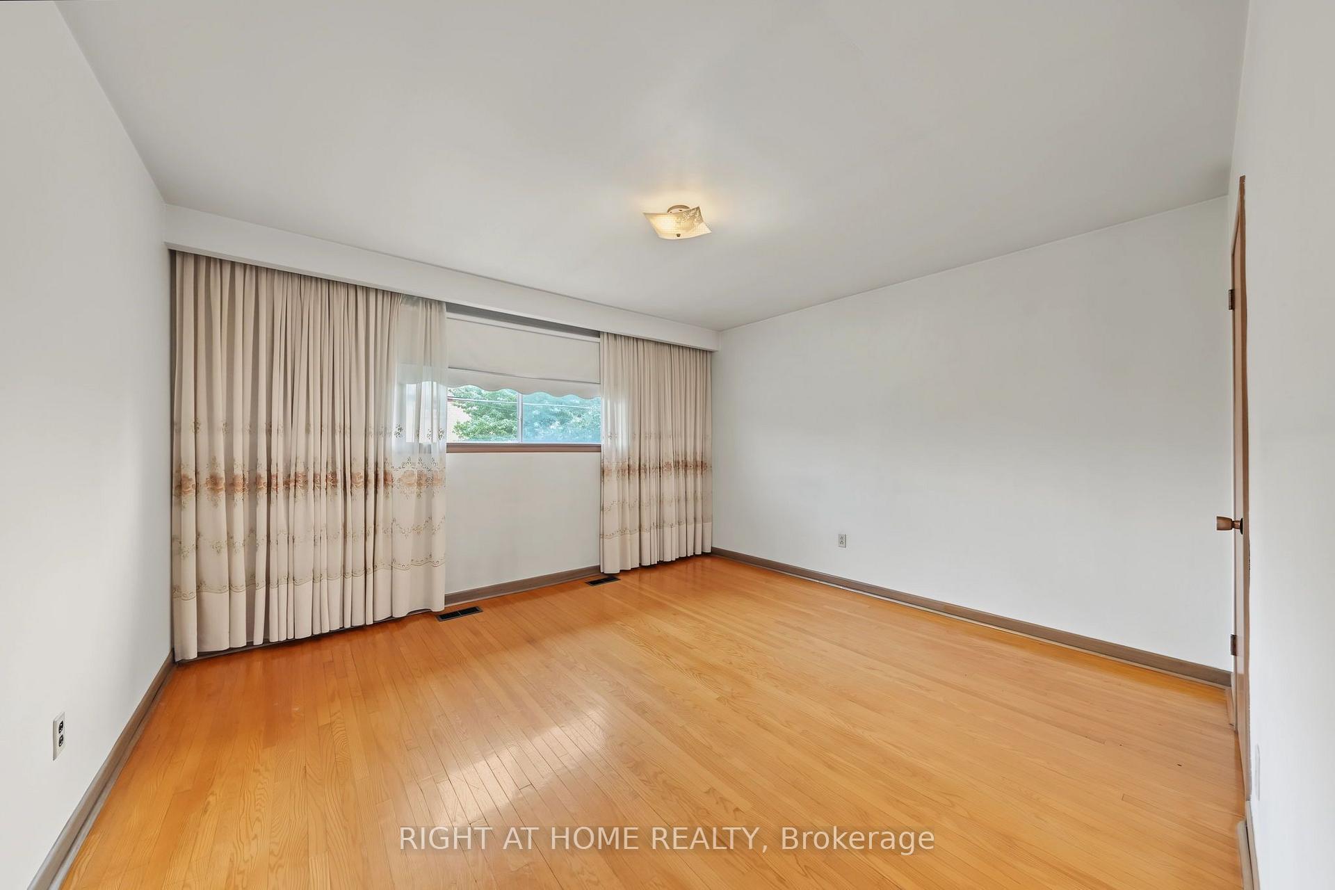 Photo 15 of 84 Raven Road, North York, Rustic — HOMEH