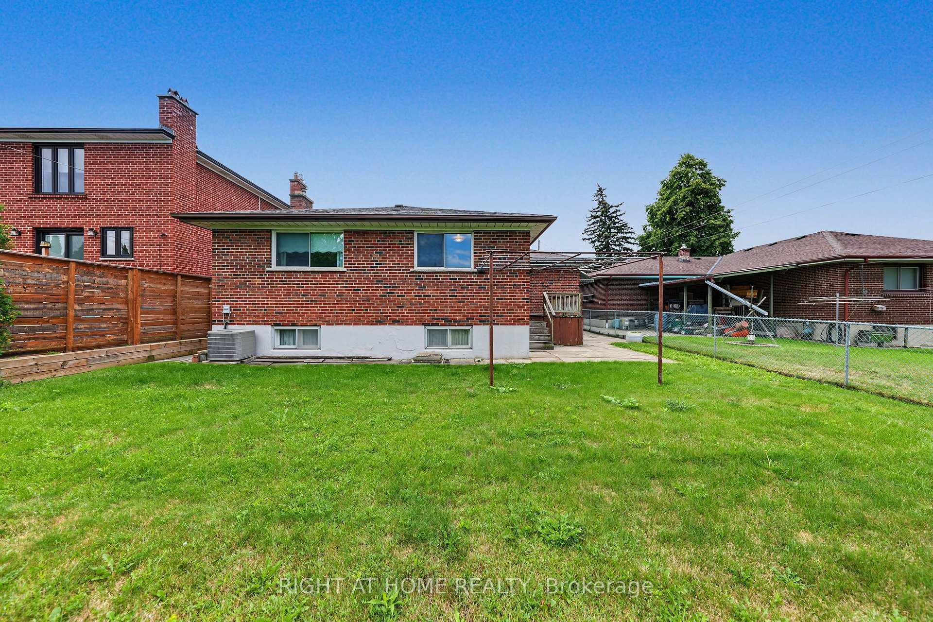 Photo 37 of 84 Raven Road, North York, Rustic — HOMEH