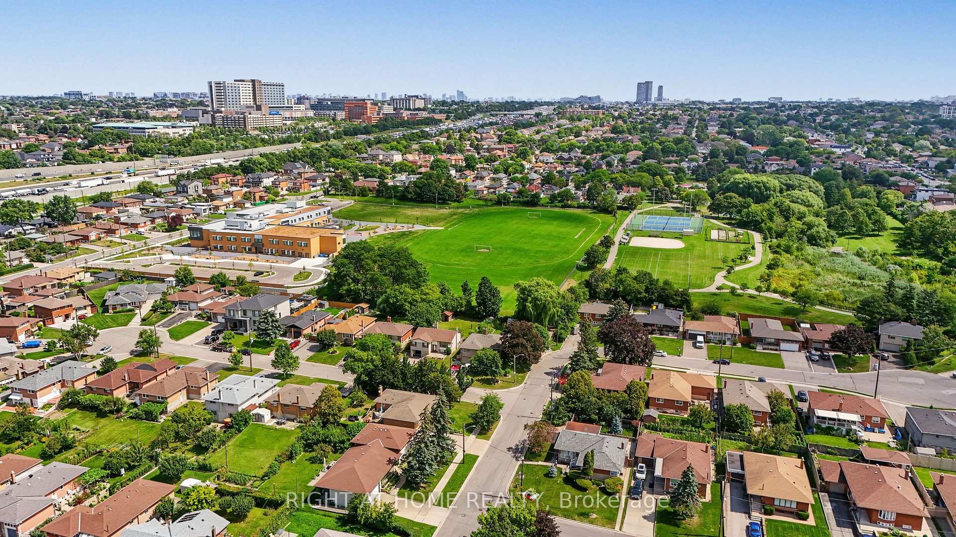 Photo 39 of 84 Raven Road, North York, Rustic — HOMEH