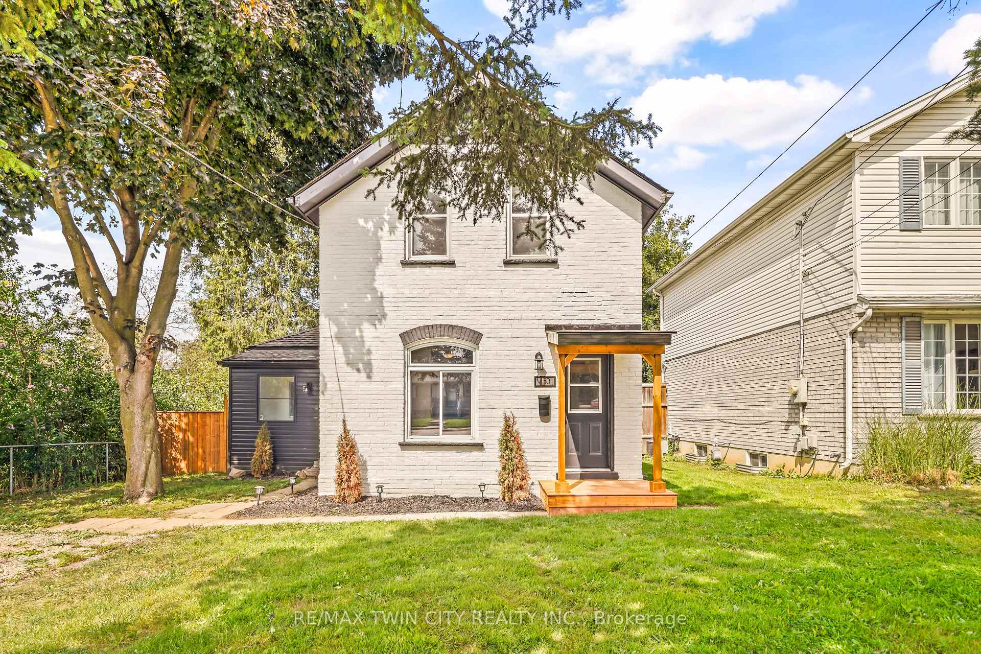 Photo 4 of 150 Stanley Street, Brantford, East Ward — HOMEH