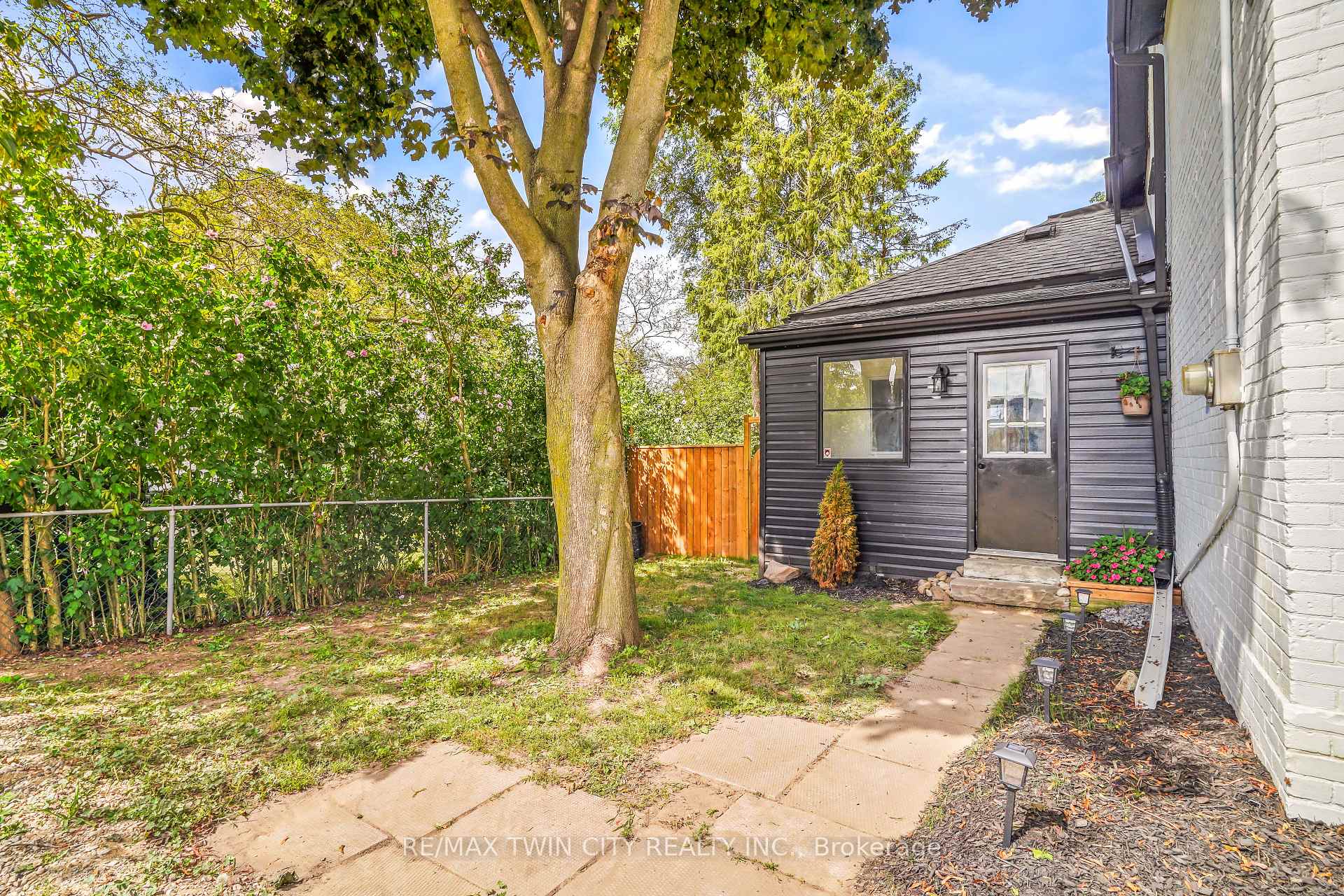 Photo 5 of 150 Stanley Street, Brantford, East Ward — HOMEH