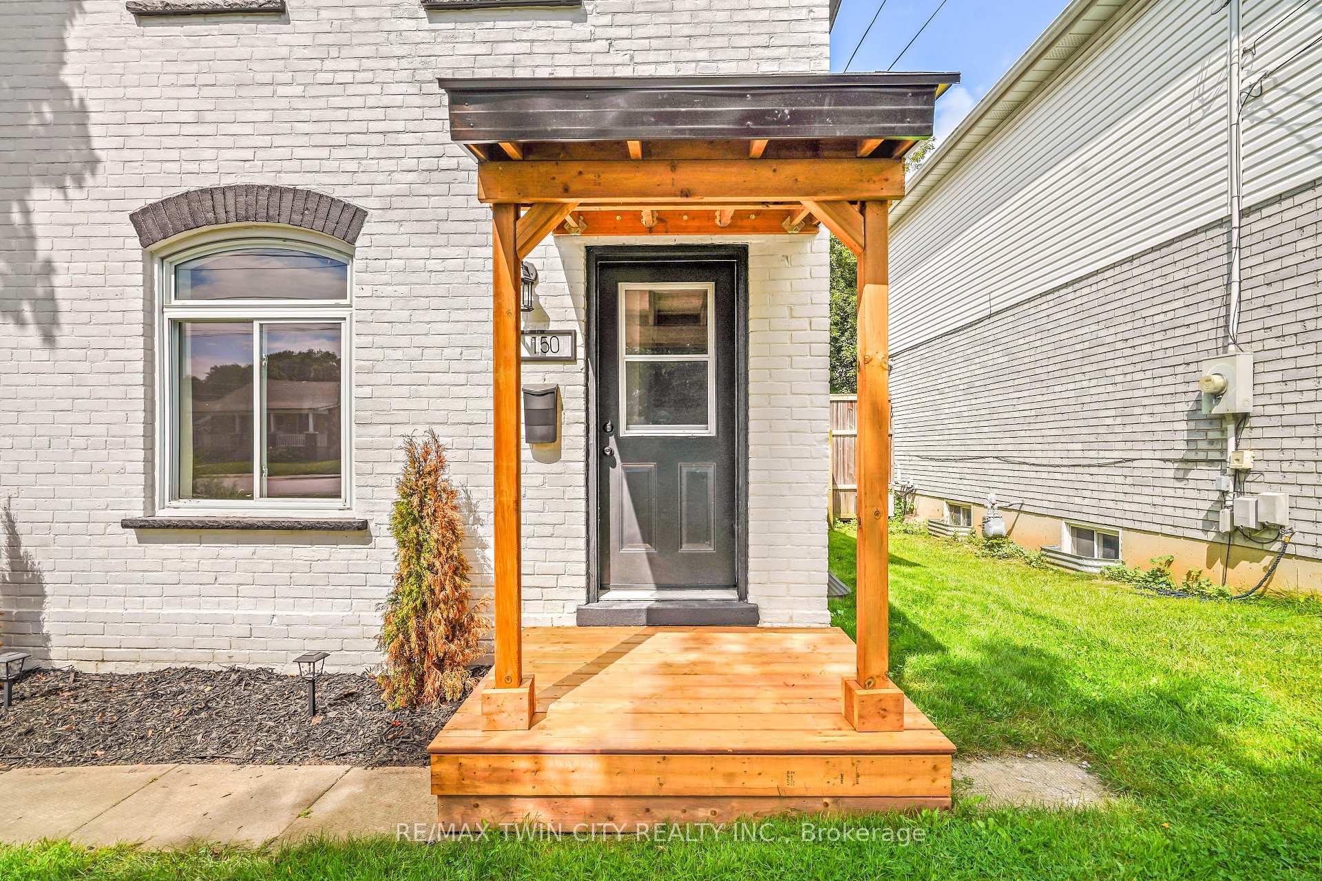 Photo 6 of 150 Stanley Street, Brantford, East Ward — HOMEH