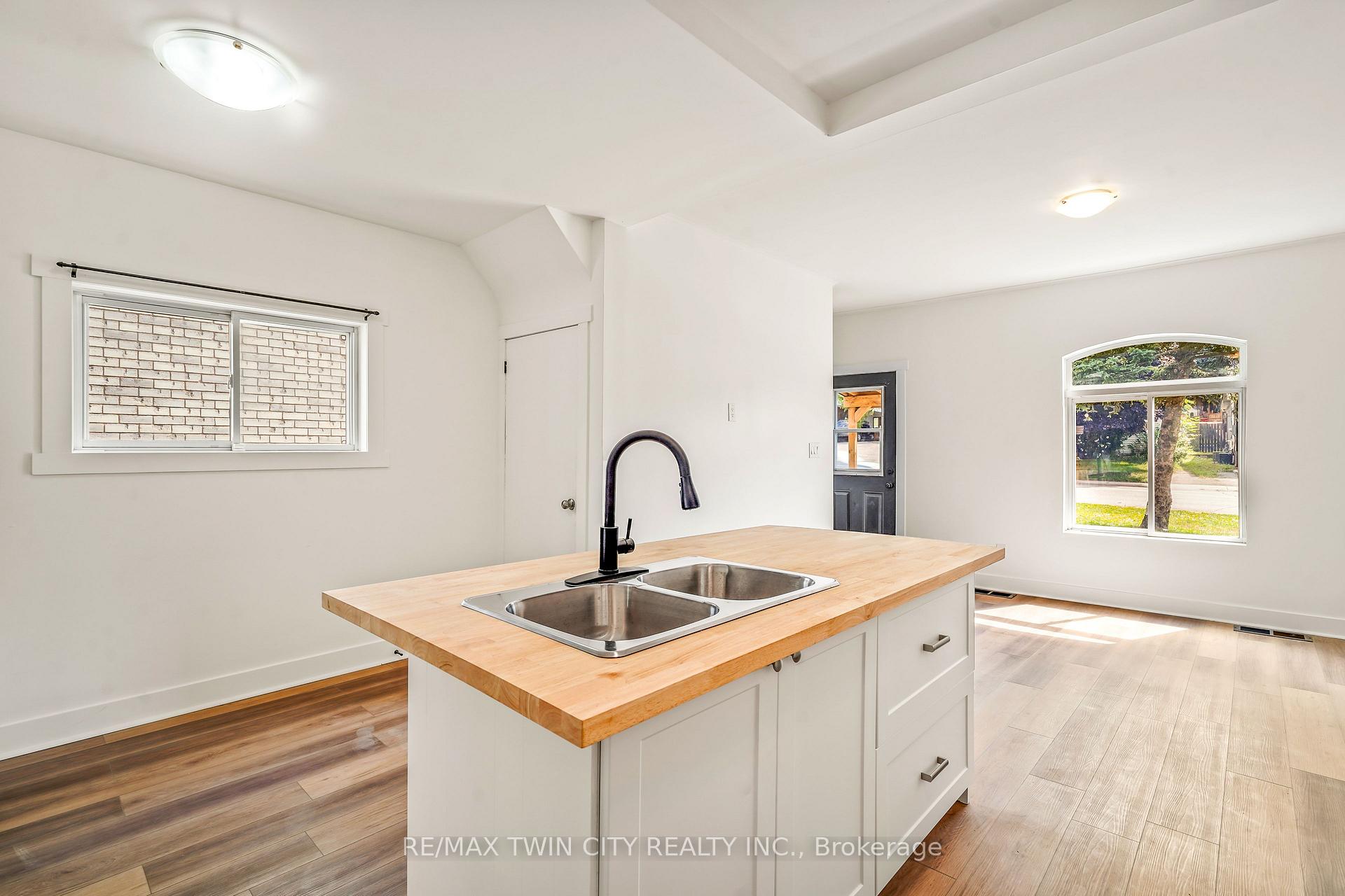 Photo 13 of 150 Stanley Street, Brantford, East Ward — HOMEH