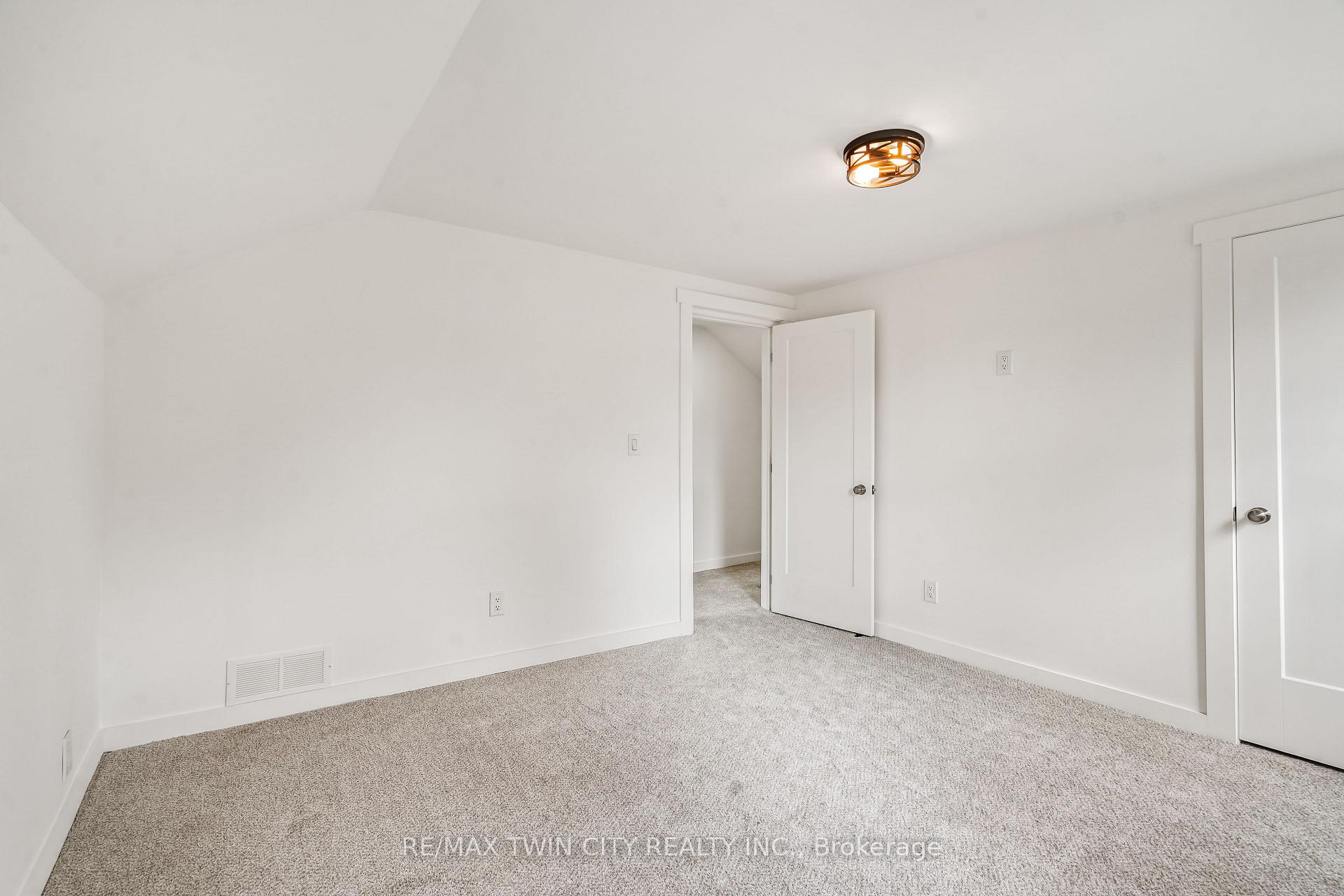 Photo 34 of 150 Stanley Street, Brantford, East Ward — HOMEH