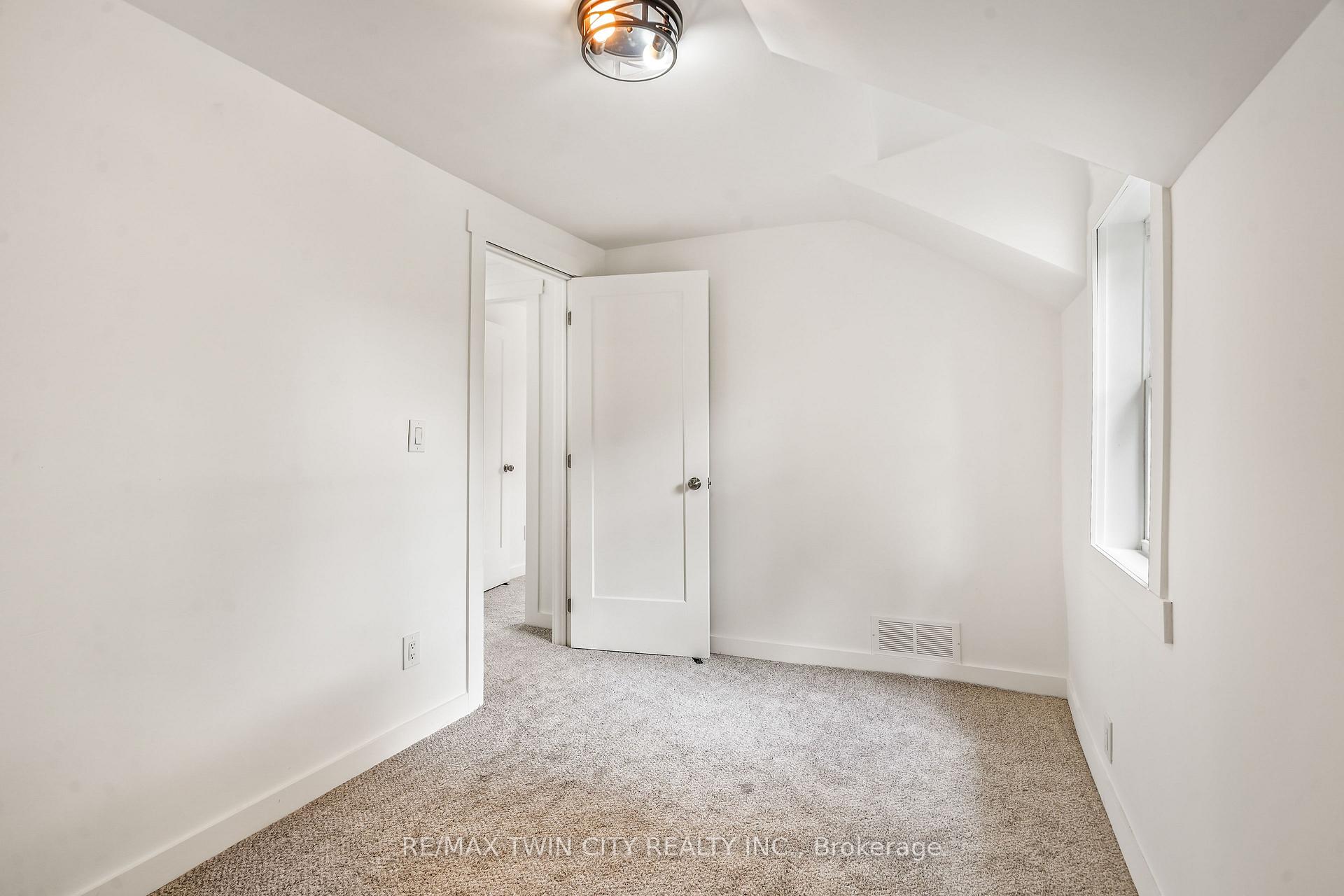 Photo 37 of 150 Stanley Street, Brantford, East Ward — HOMEH