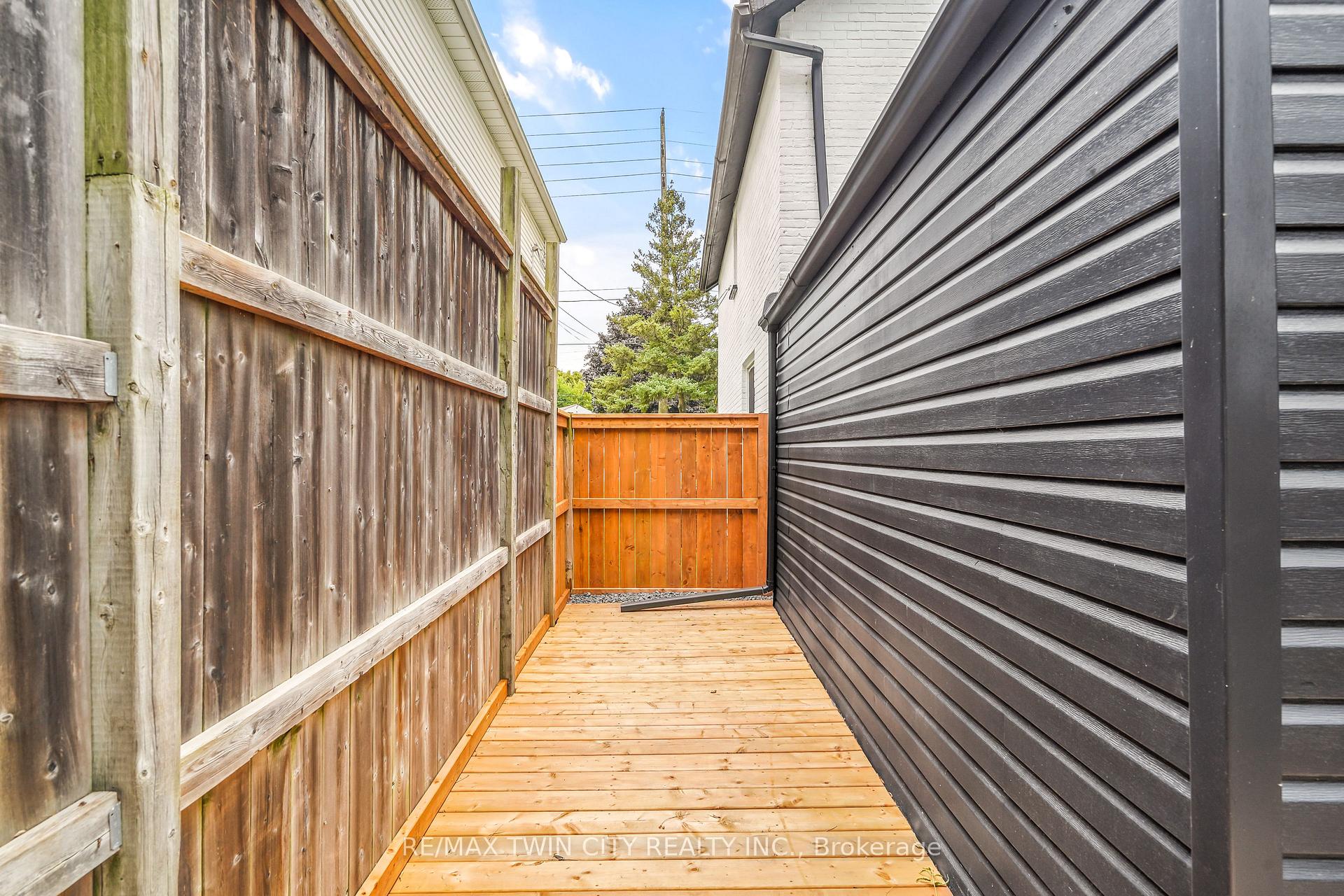 Photo 50 of 150 Stanley Street, Brantford, East Ward — HOMEH