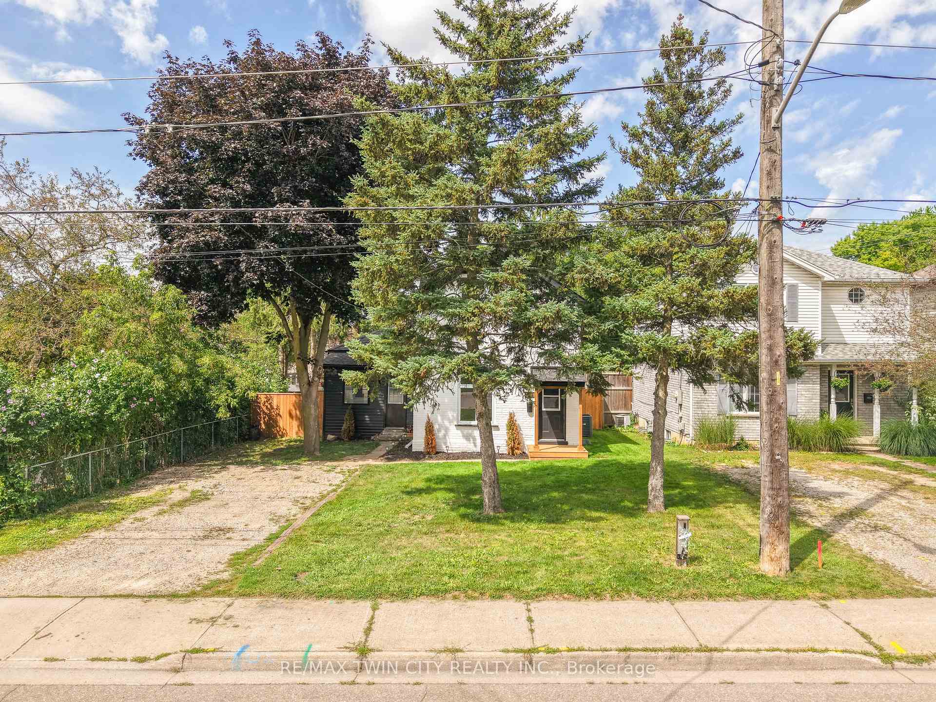 Photo 53 of 150 Stanley Street, Brantford, East Ward — HOMEH