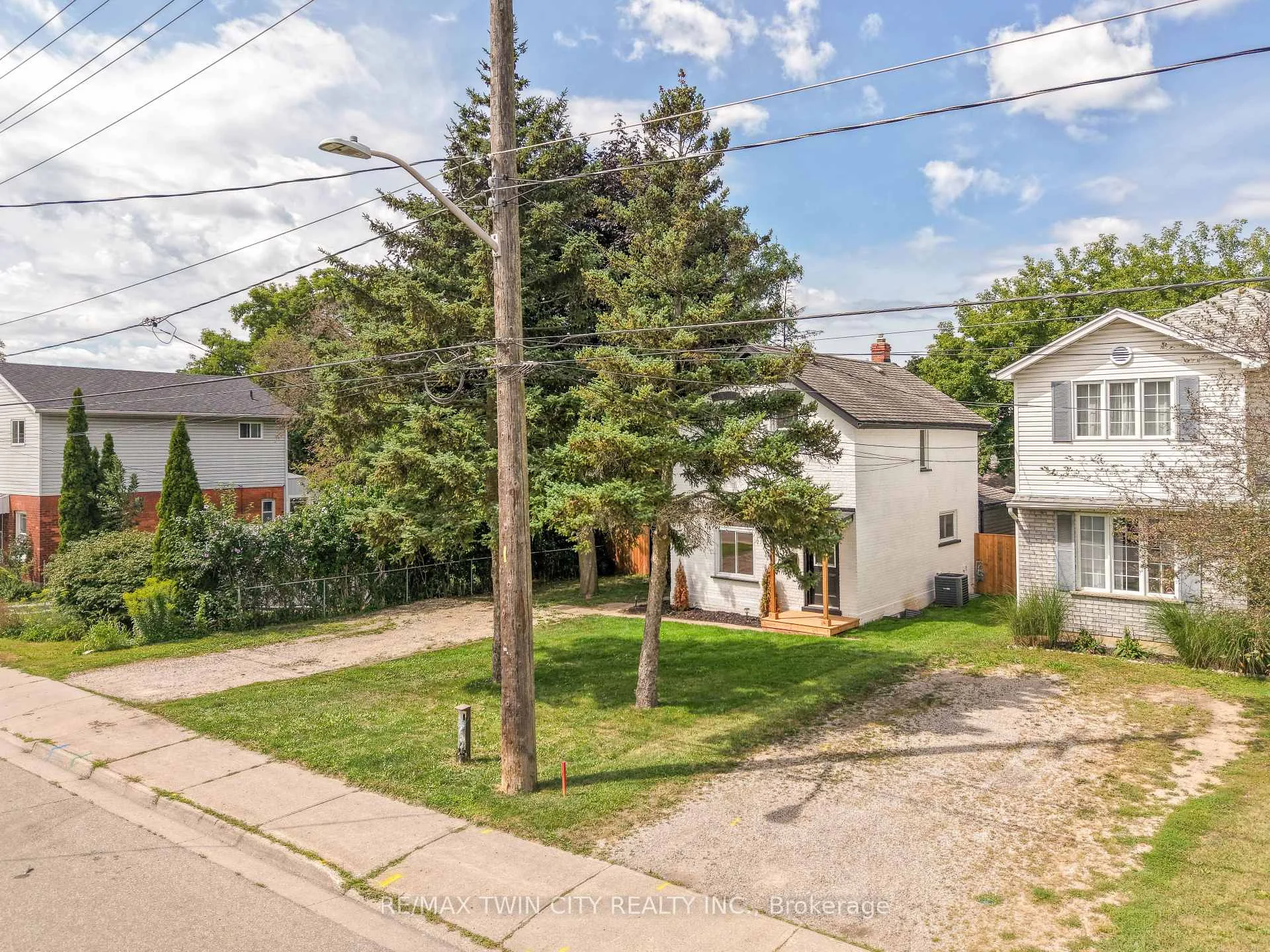 Photo 41 of 150 Stanley Street, Brantford, East Ward — HOMEH
