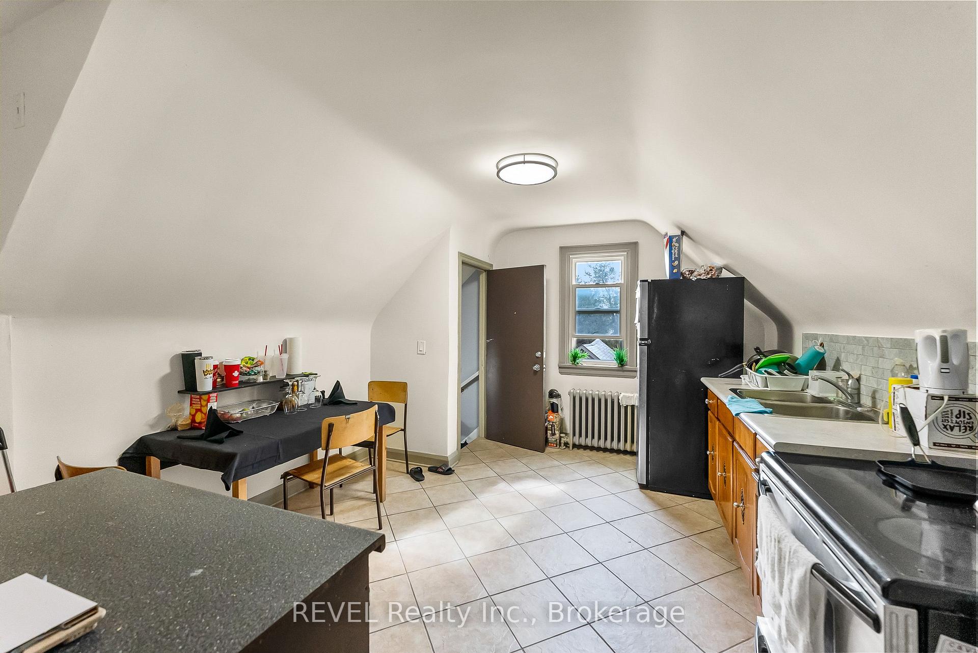 Photo 3 of Unit upper, 28 Division Street, St. Catharines, E. Chester — HOMEH