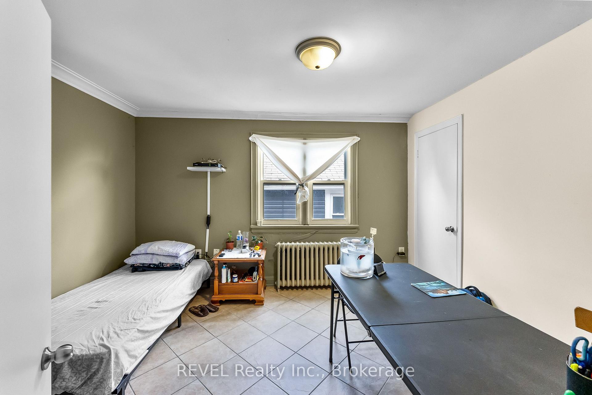 Photo 7 of Unit upper, 28 Division Street, St. Catharines, E. Chester — HOMEH