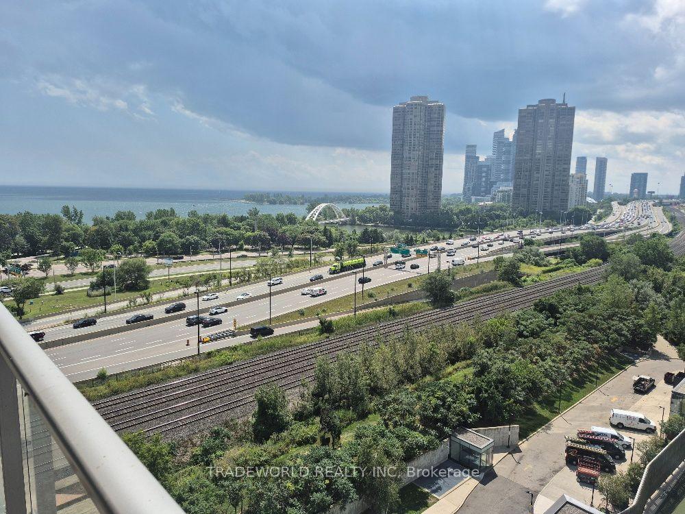Photo 15 of Unit 1107, 103 The Queensway, Toronto, High Park-Swansea — HOMEH