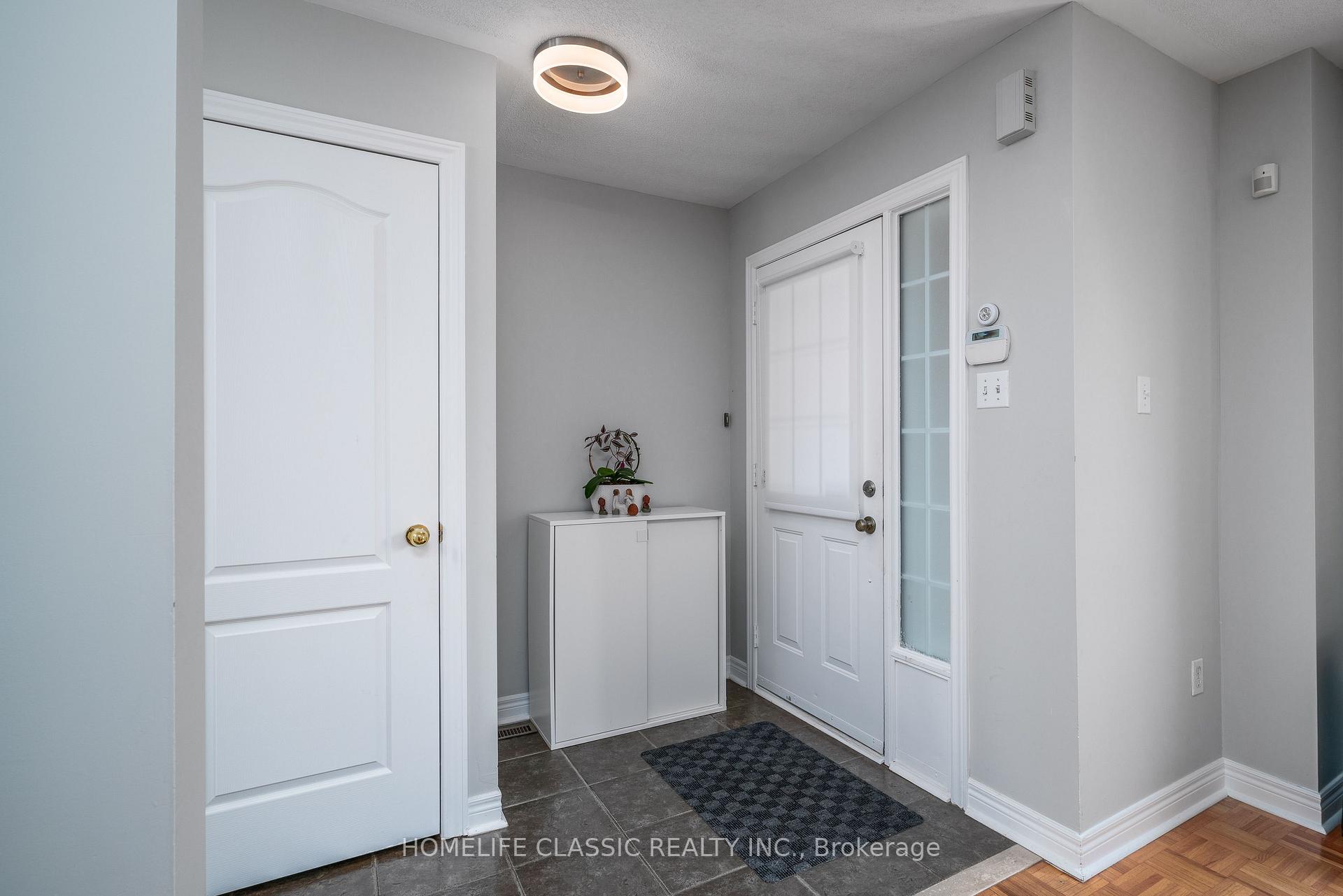 Photo 2 of 44 Wildberry Crescent, Vaughan, Vellore Village — HOMEH