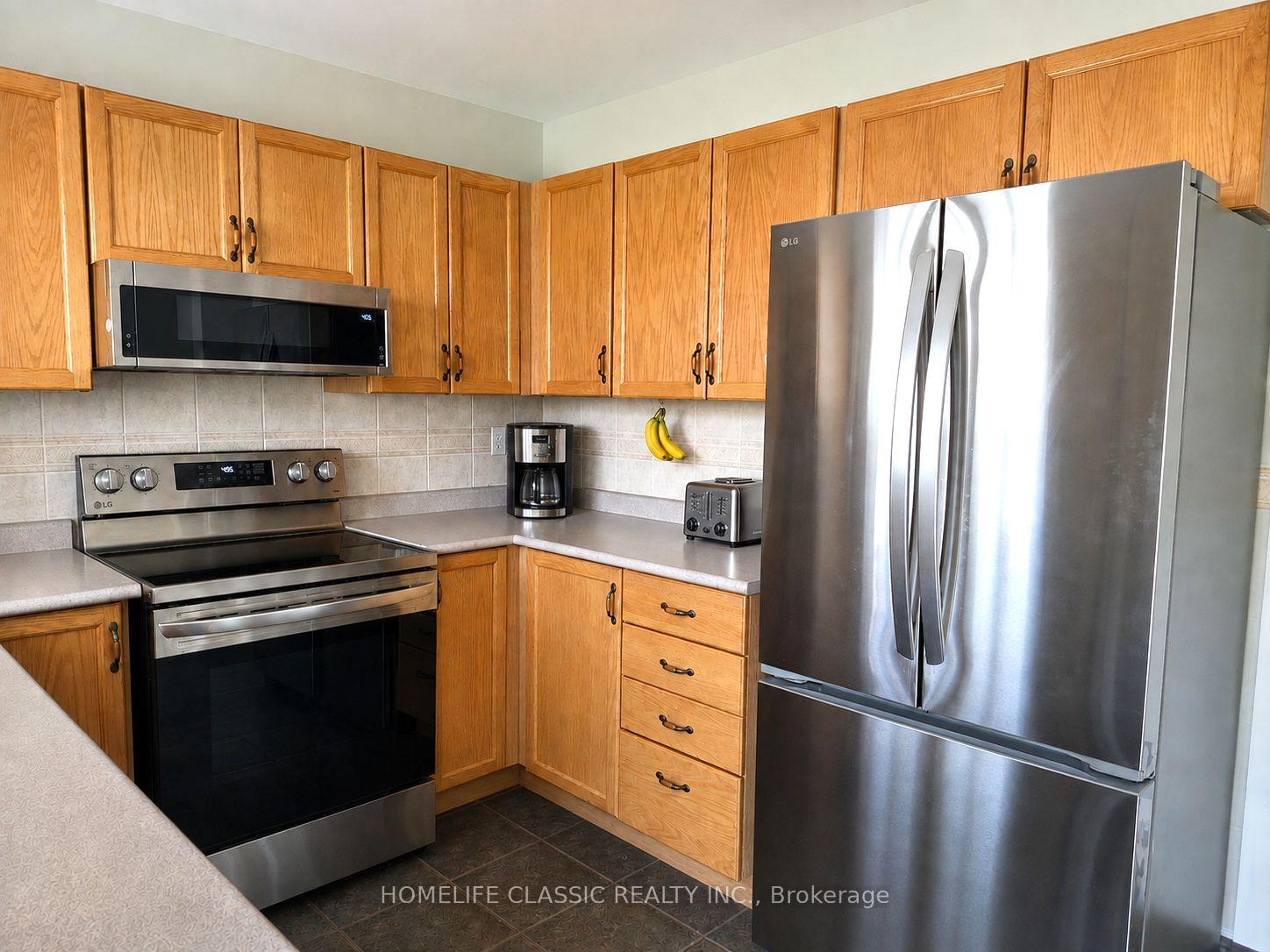 Photo 7 of 44 Wildberry Crescent, Vaughan, Vellore Village — HOMEH