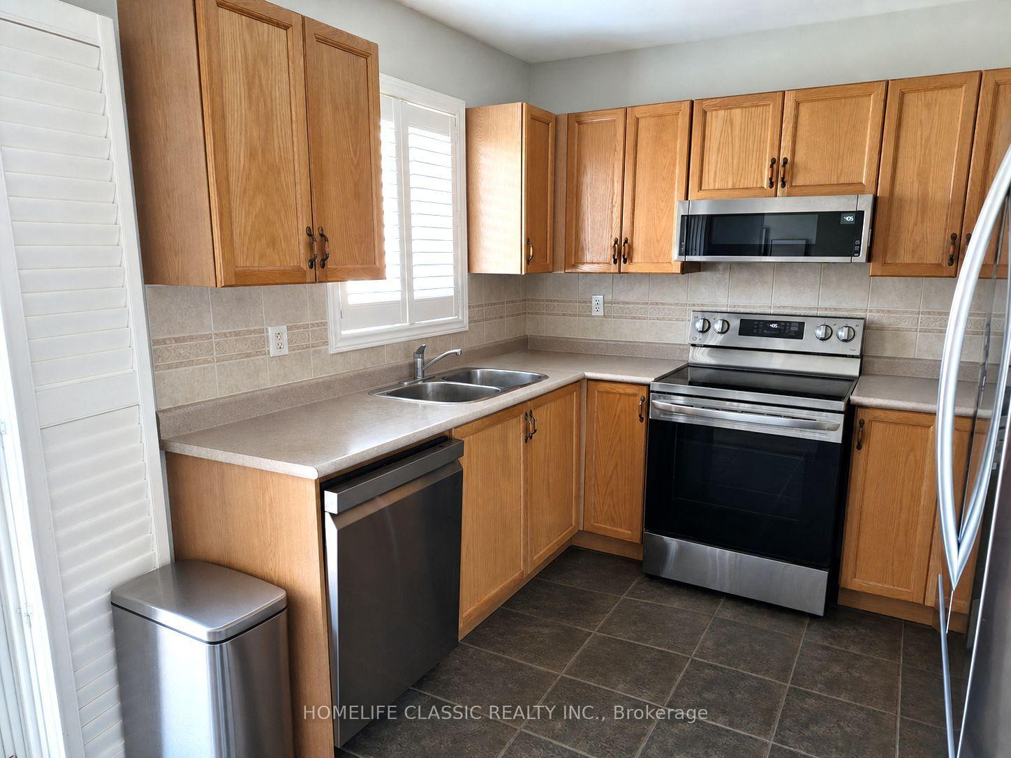 Photo 8 of 44 Wildberry Crescent, Vaughan, Vellore Village — HOMEH