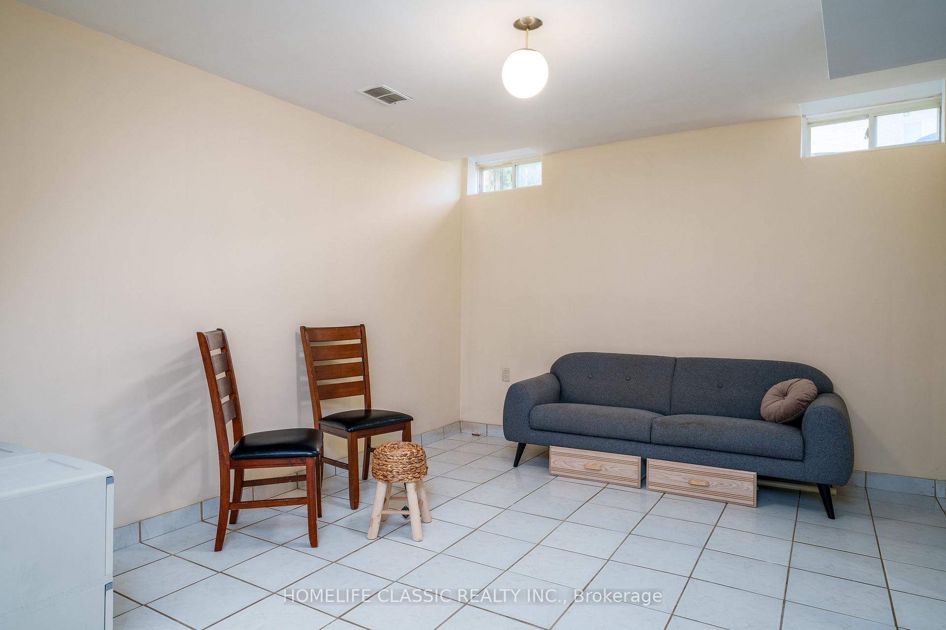 Photo 14 of 44 Wildberry Crescent, Vaughan, Vellore Village — HOMEH