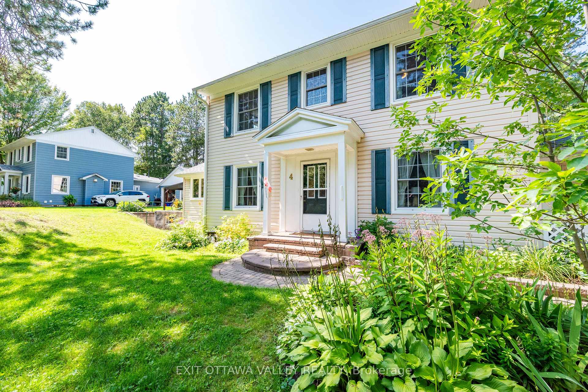 Photo 2 of 4 MacDonald Street, Deep River, Deep River — HOMEH