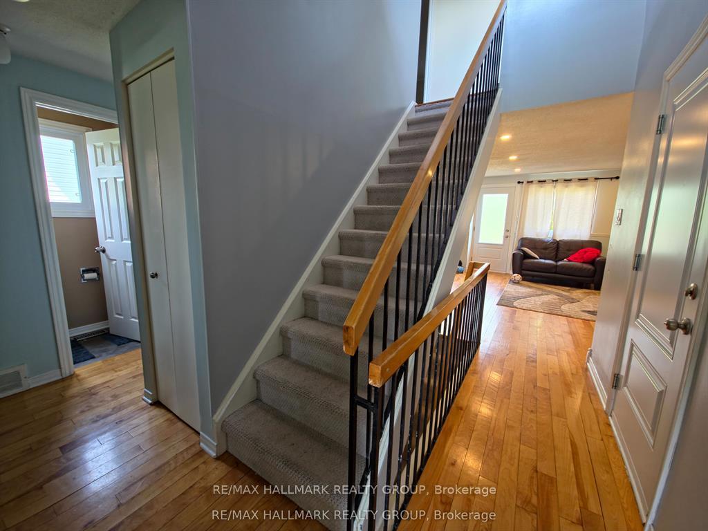 Photo 4 of 16 Tedwyn Drive, Ottawa, Barrhaven - Pheasant Run — HOMEH