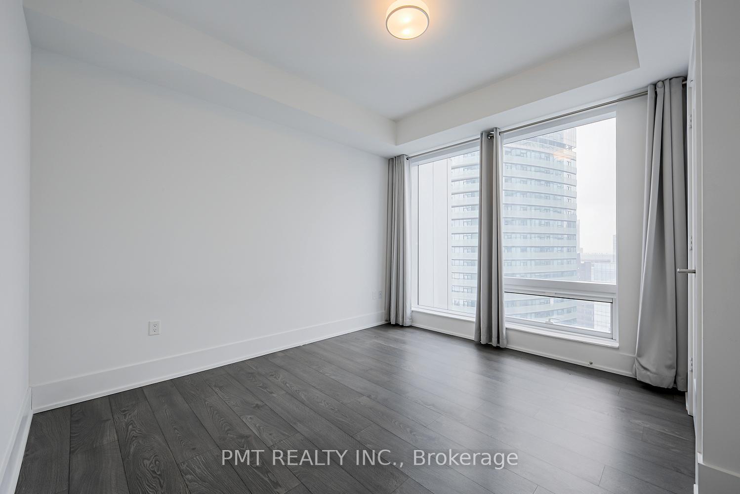 Photo 8 of Unit 5403, 10 York Street, Toronto, Waterfront Communities — HOMEH