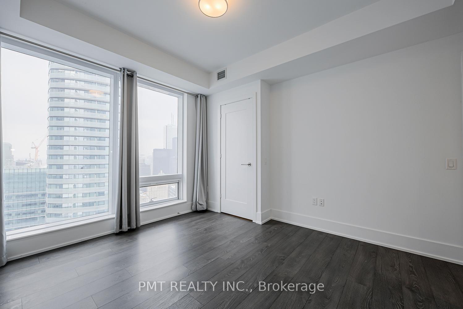 Photo 9 of Unit 5403, 10 York Street, Toronto, Waterfront Communities — HOMEH