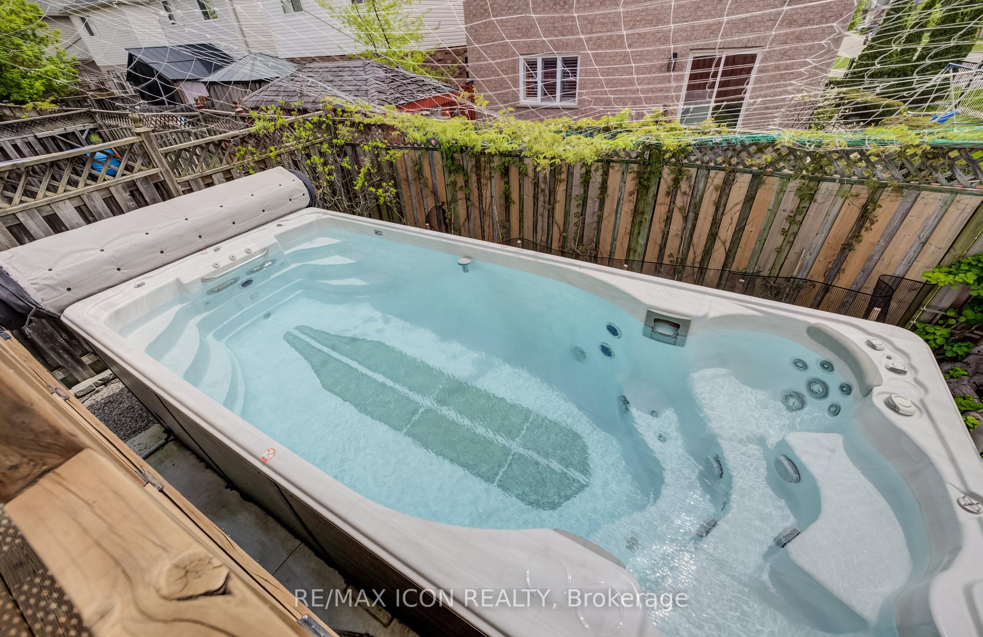 Photo 2 of 124 Prosperity Drive, Kitchener, Larentian West — HOMEH