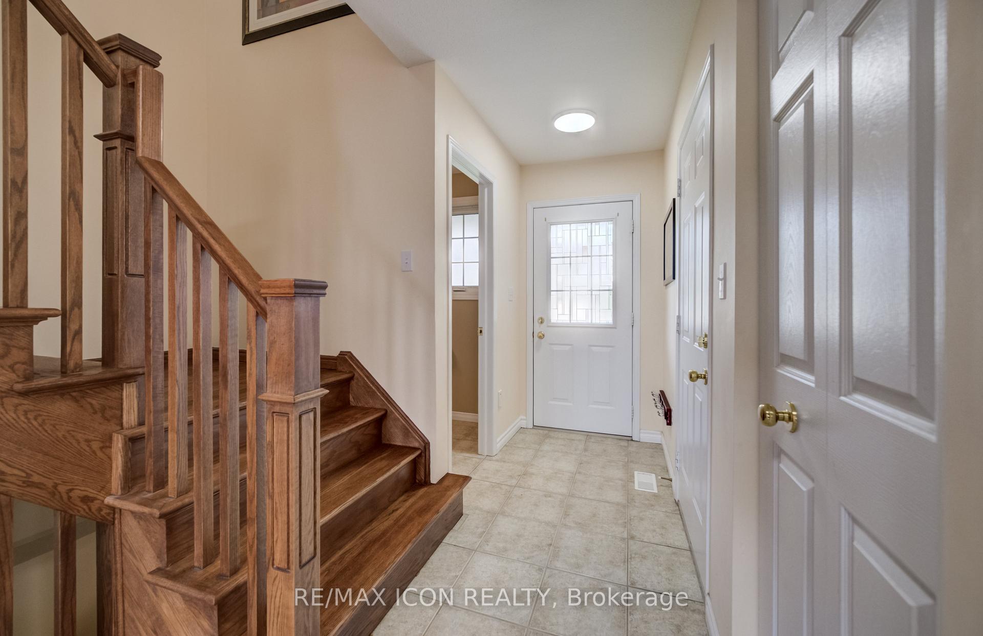 Photo 5 of 124 Prosperity Drive, Kitchener, Larentian West — HOMEH
