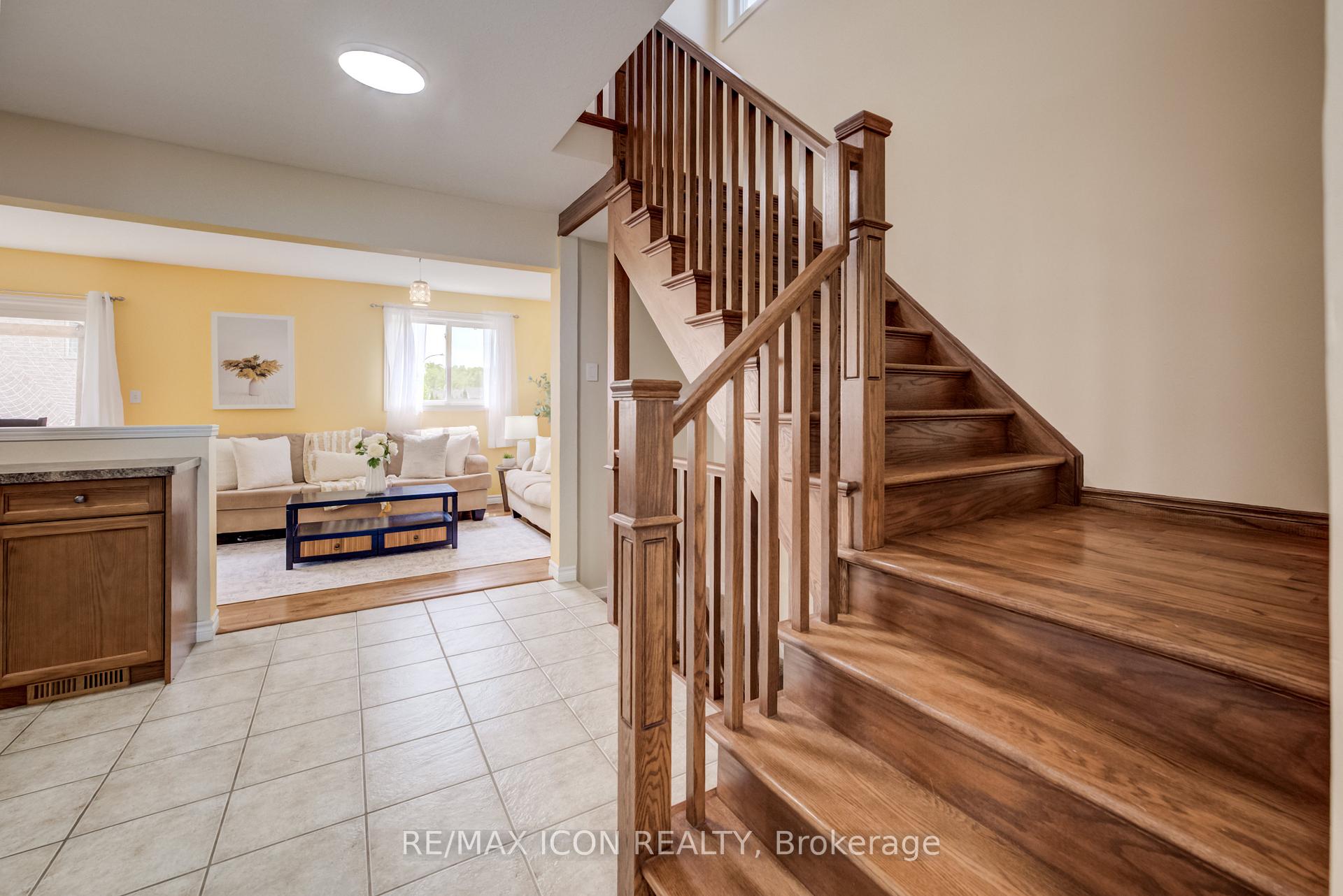 Photo 6 of 124 Prosperity Drive, Kitchener, Larentian West — HOMEH