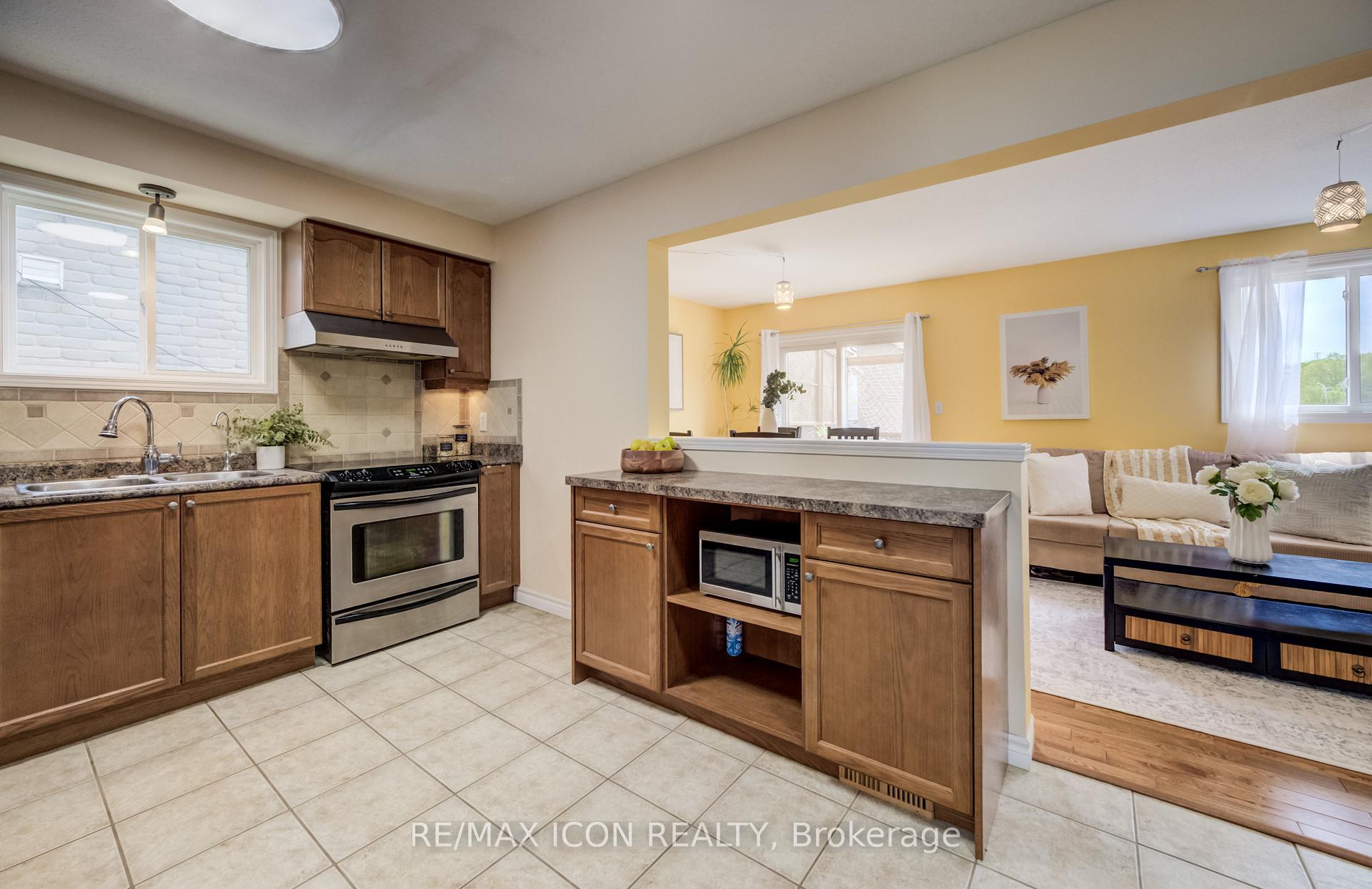 Photo 7 of 124 Prosperity Drive, Kitchener, Larentian West — HOMEH
