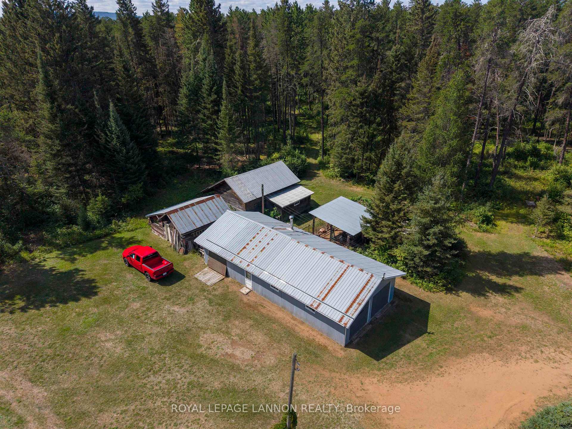 Photo 2 of 4137 Arthur Street, Thunder Bay, Parkdale — HOMEH