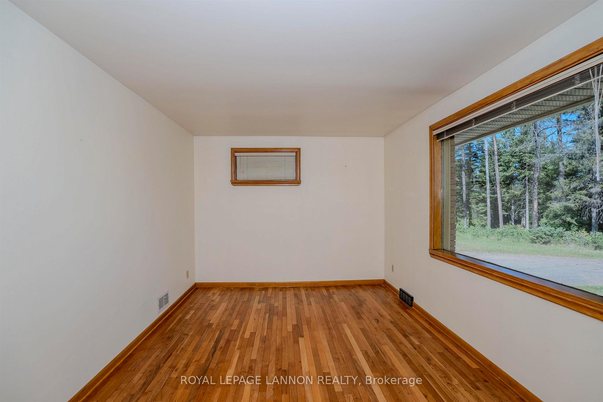 Photo 10 of 4137 Arthur Street, Thunder Bay, Parkdale — HOMEH