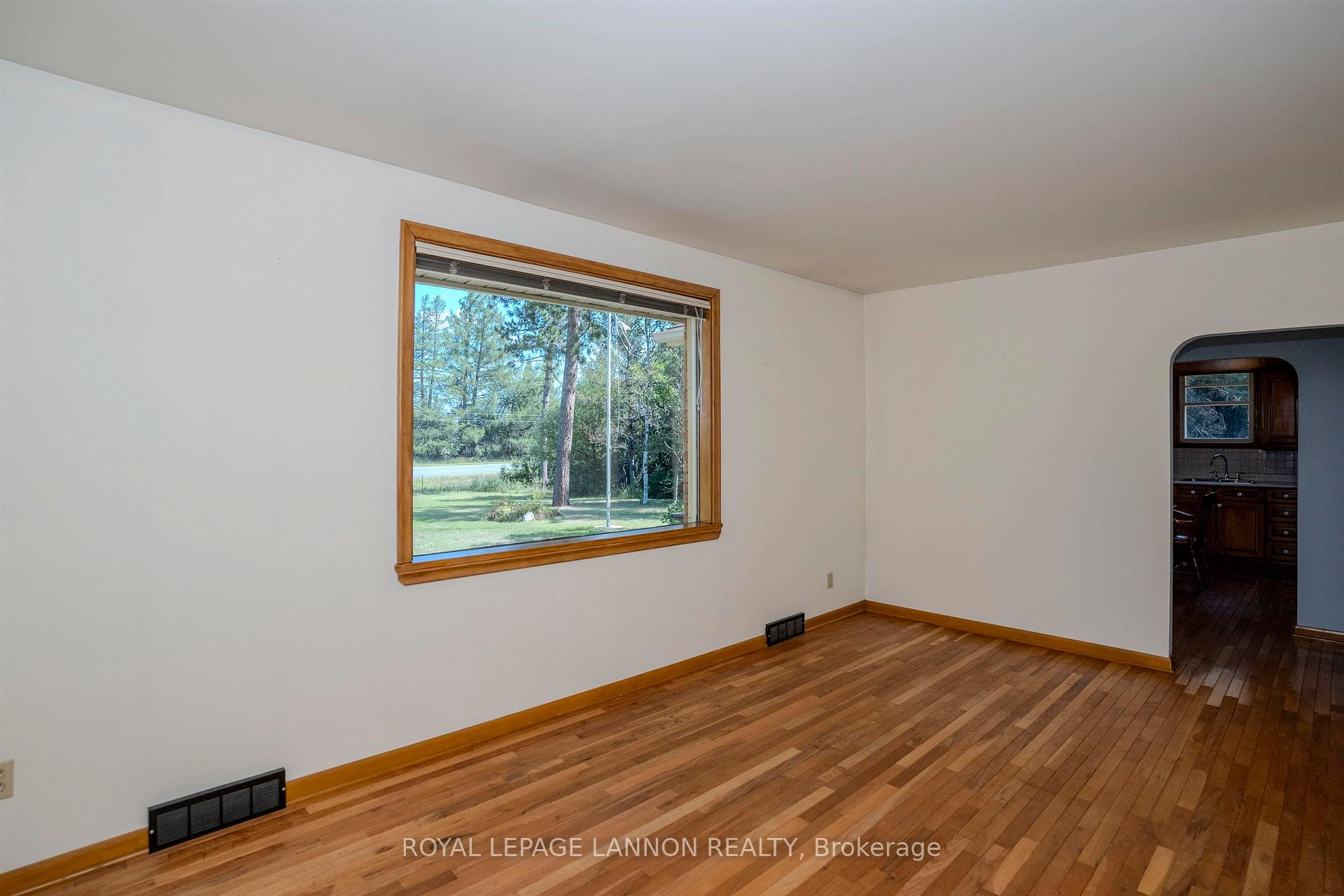 Photo 11 of 4137 Arthur Street, Thunder Bay, Parkdale — HOMEH