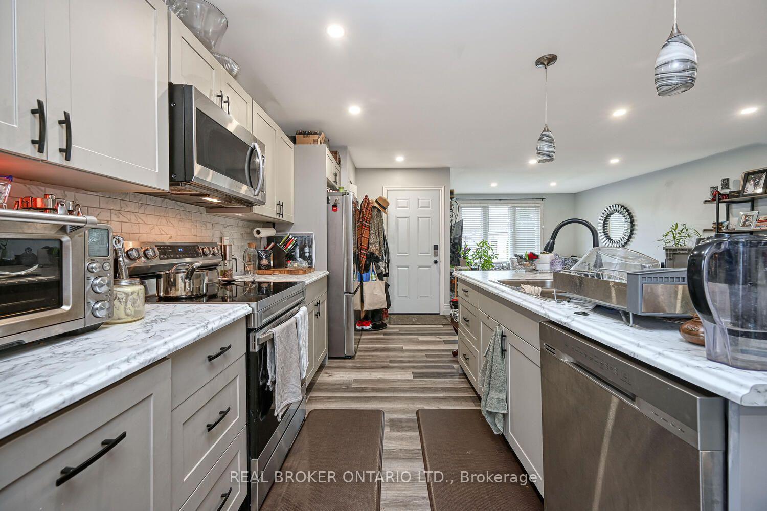 Photo 9 of Unit UPPER UNIT, 840 Macodrum Drive, Brockville, Brockville — HOMEH