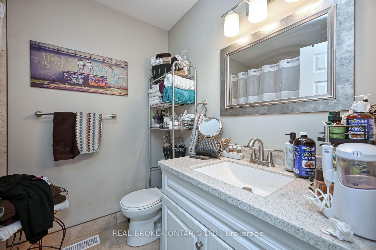 Photo 10 of Unit UPPER UNIT, 840 Macodrum Drive, Brockville, Brockville — HOMEH