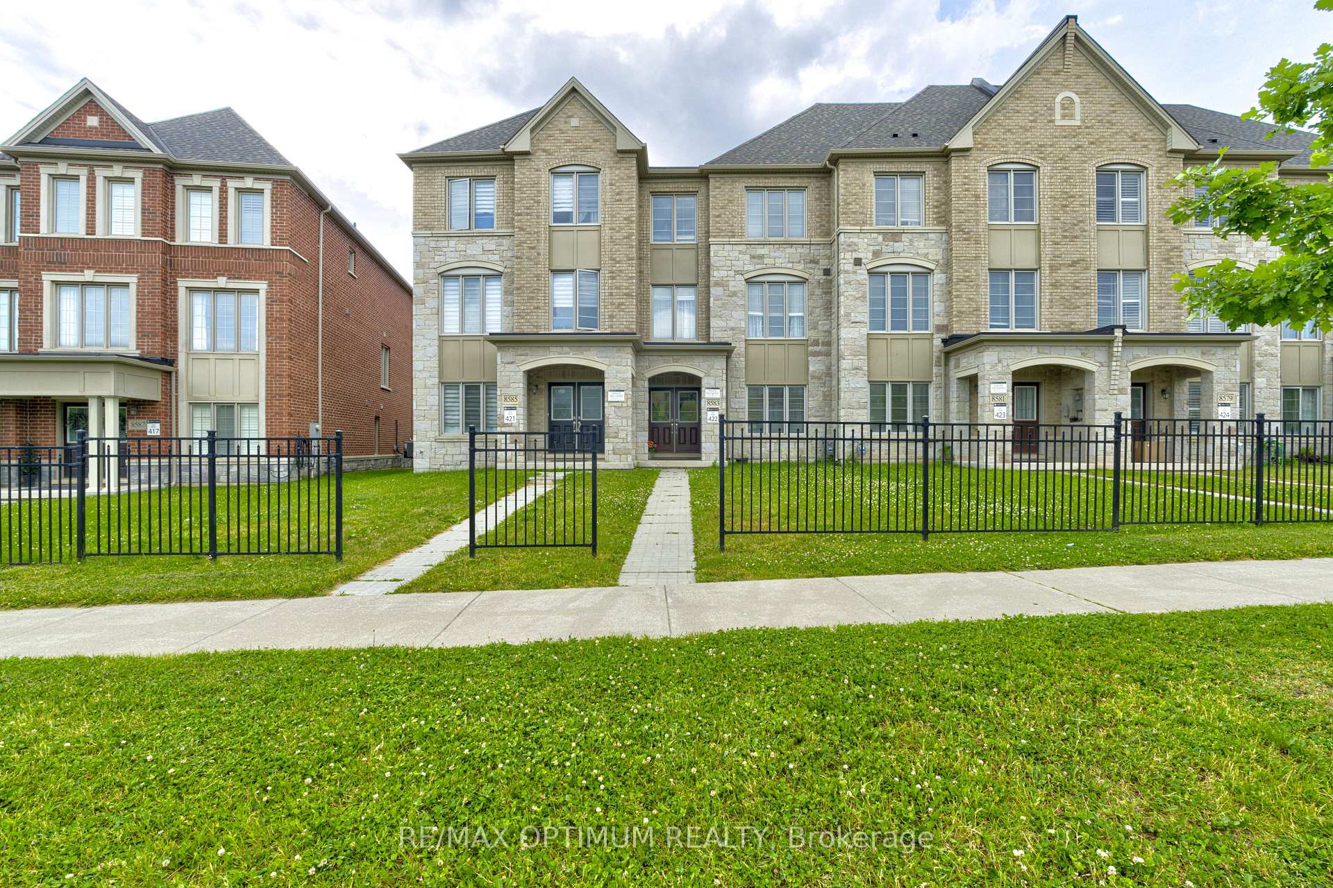 Photo 2 of 8583 Financial Drive, Brampton, Bram West — HOMEH