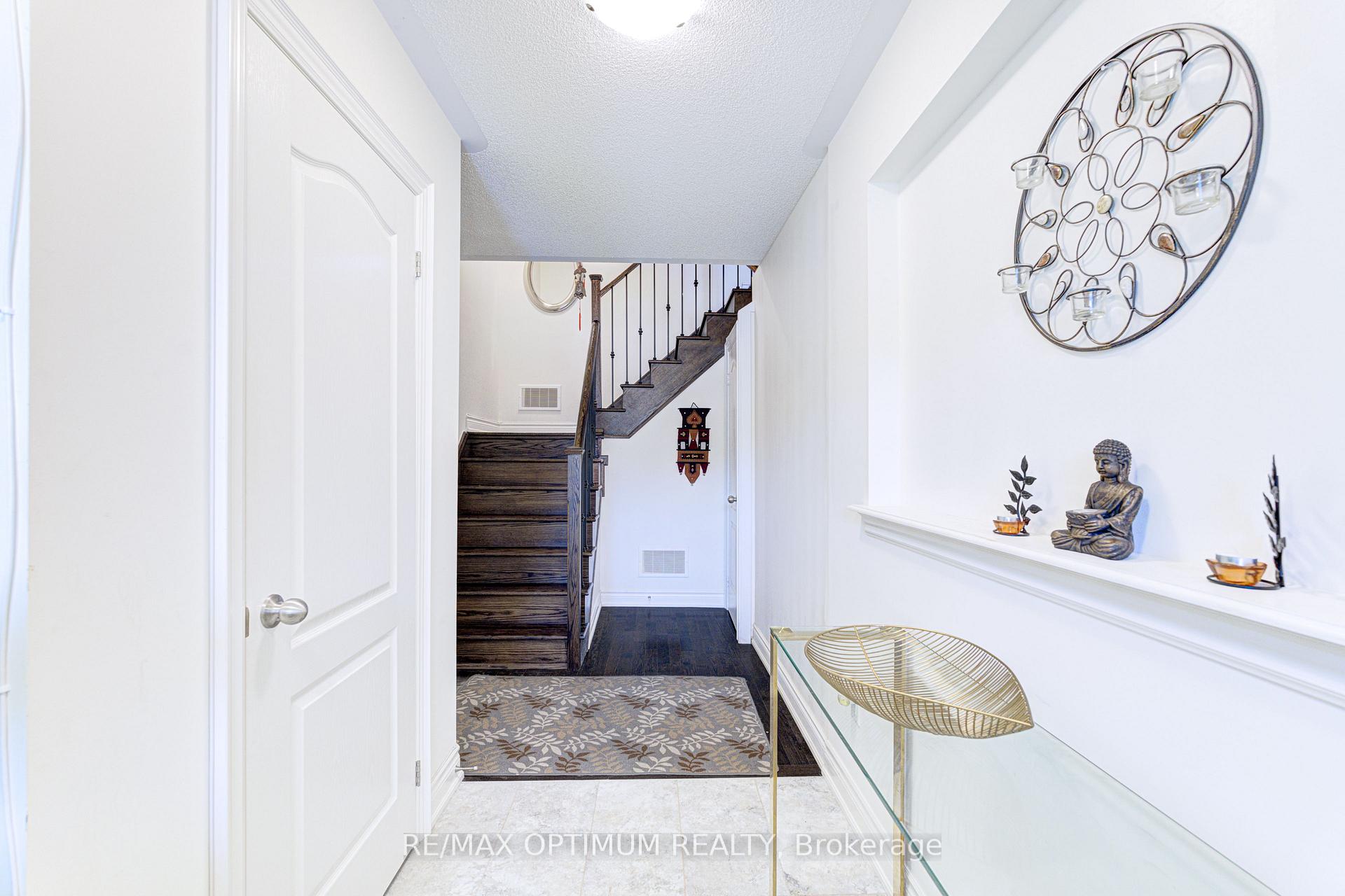 Photo 6 of 8583 Financial Drive, Brampton, Bram West — HOMEH