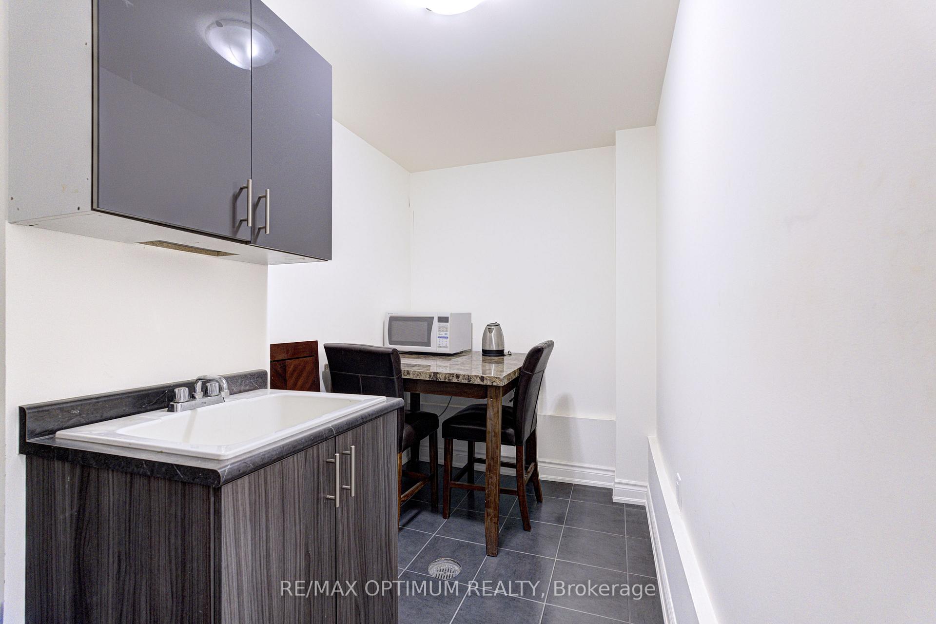 Photo 10 of 8583 Financial Drive, Brampton, Bram West — HOMEH