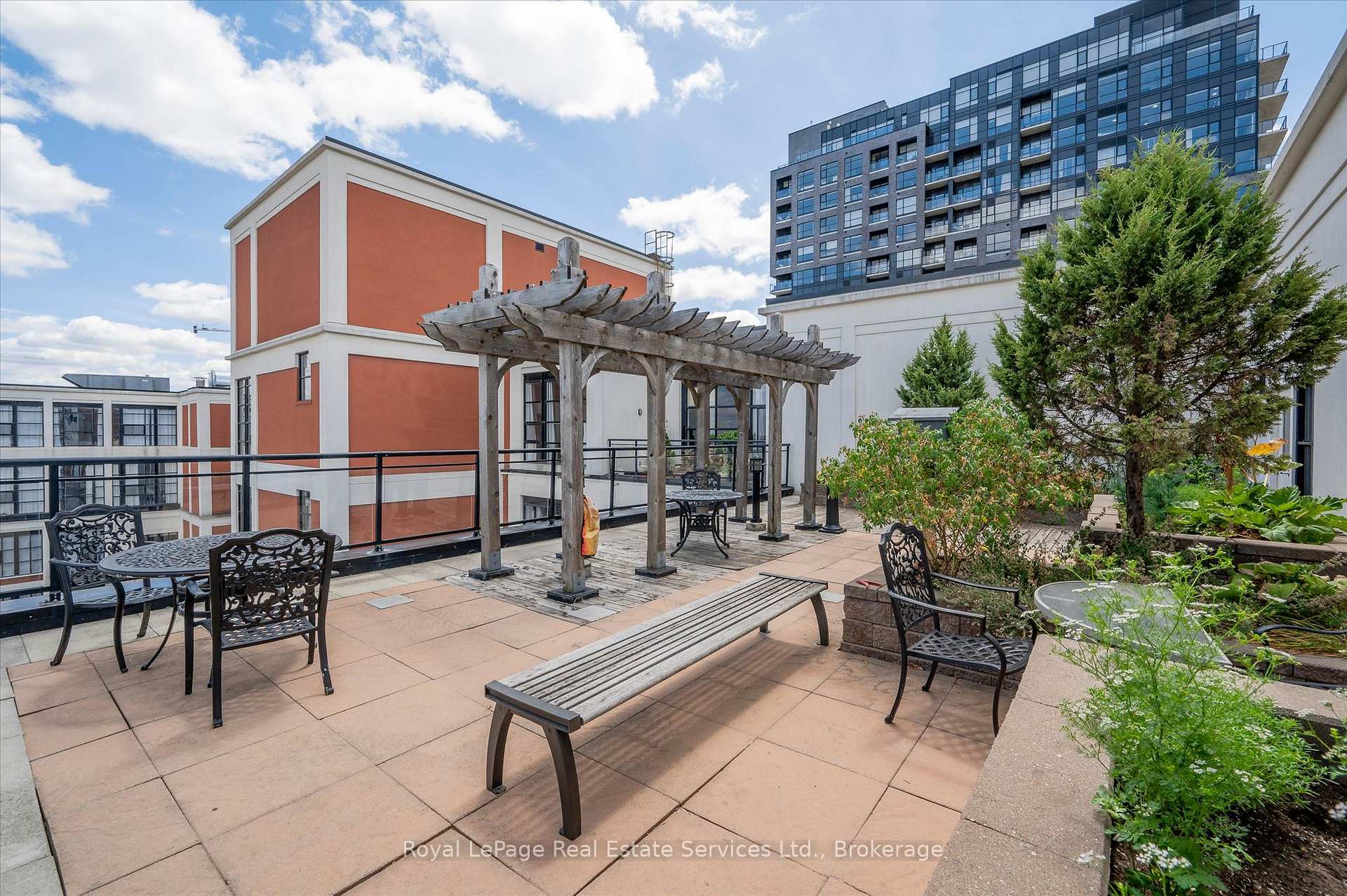 Photo 26 of Unit 308, 410 King Street W, Kitchener, City Commercial Core — HOMEH