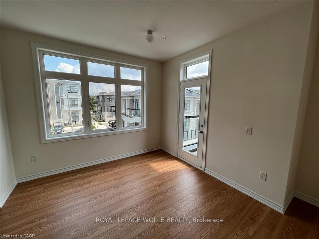 Photo 5 of Unit 32, 10 Halliford Place, Brampton, Goreway Drive Corridor — HOMEH