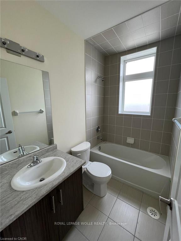 Photo 9 of Unit 32, 10 Halliford Place, Brampton, Goreway Drive Corridor — HOMEH