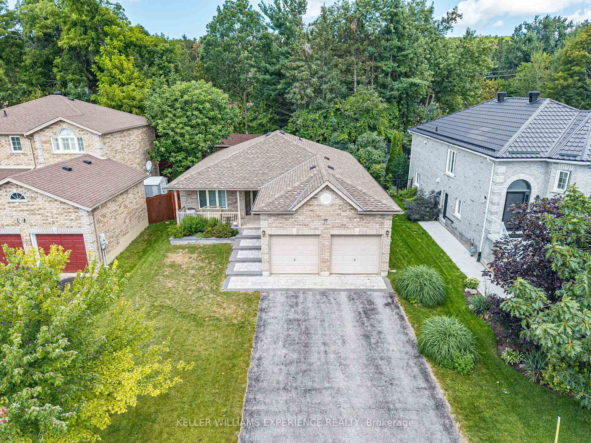 Photo 3 of 74 Ruffet Drive, Barrie, Edgehill Drive — HOMEH