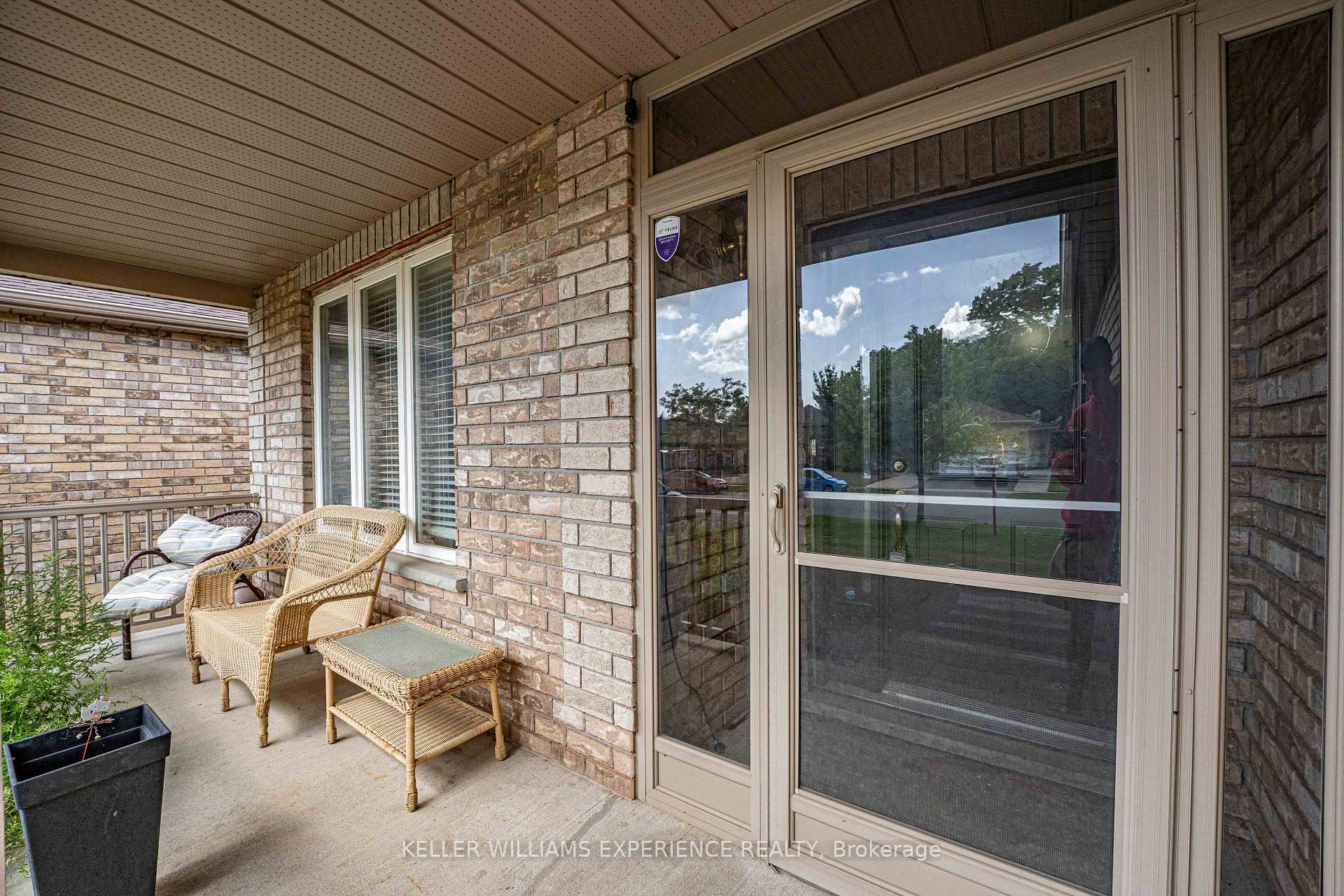 Photo 5 of 74 Ruffet Drive, Barrie, Edgehill Drive — HOMEH