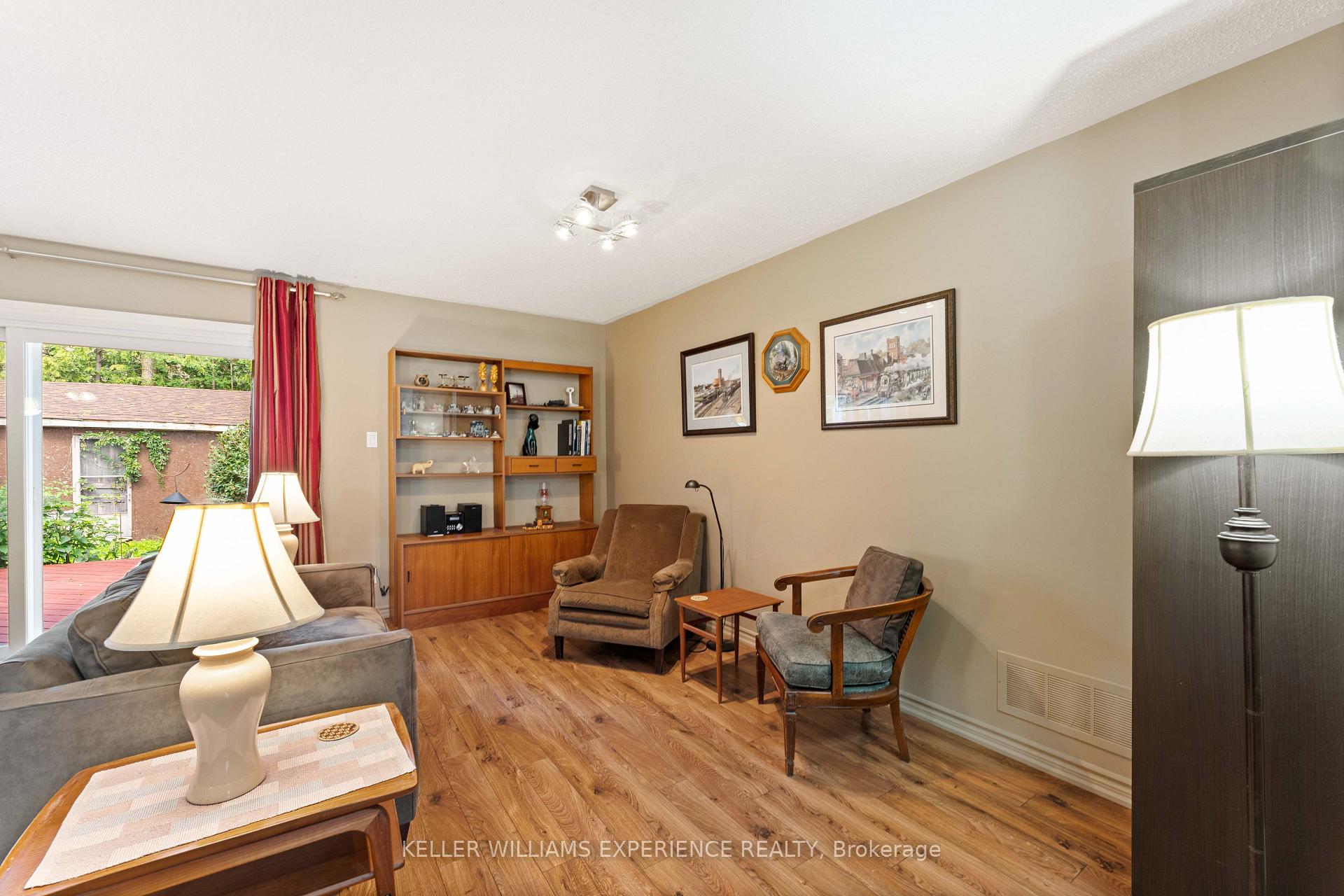 Photo 12 of 74 Ruffet Drive, Barrie, Edgehill Drive — HOMEH