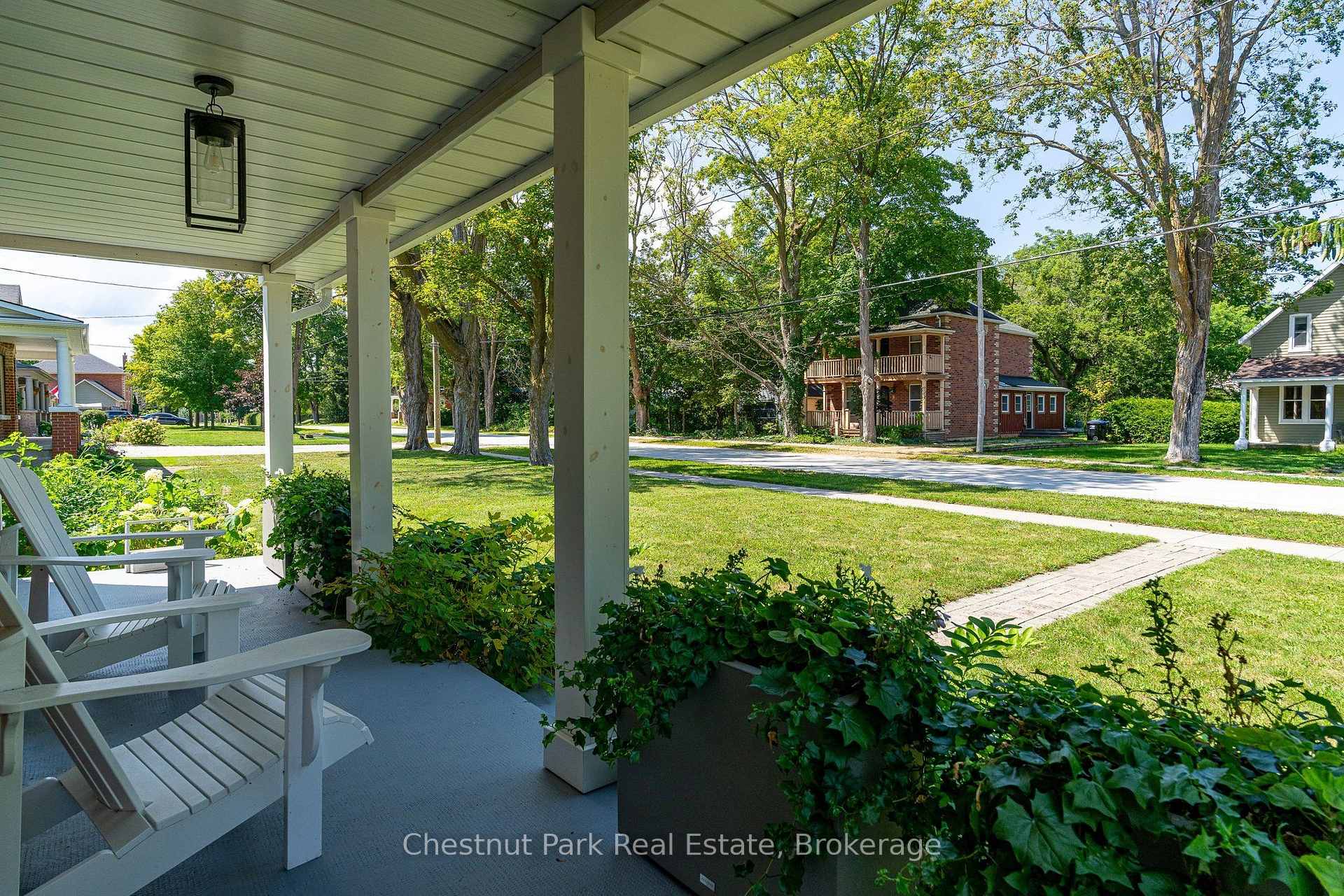 Photo 3 of 9 Wellington Street E, Clearview, Creemore — HOMEH