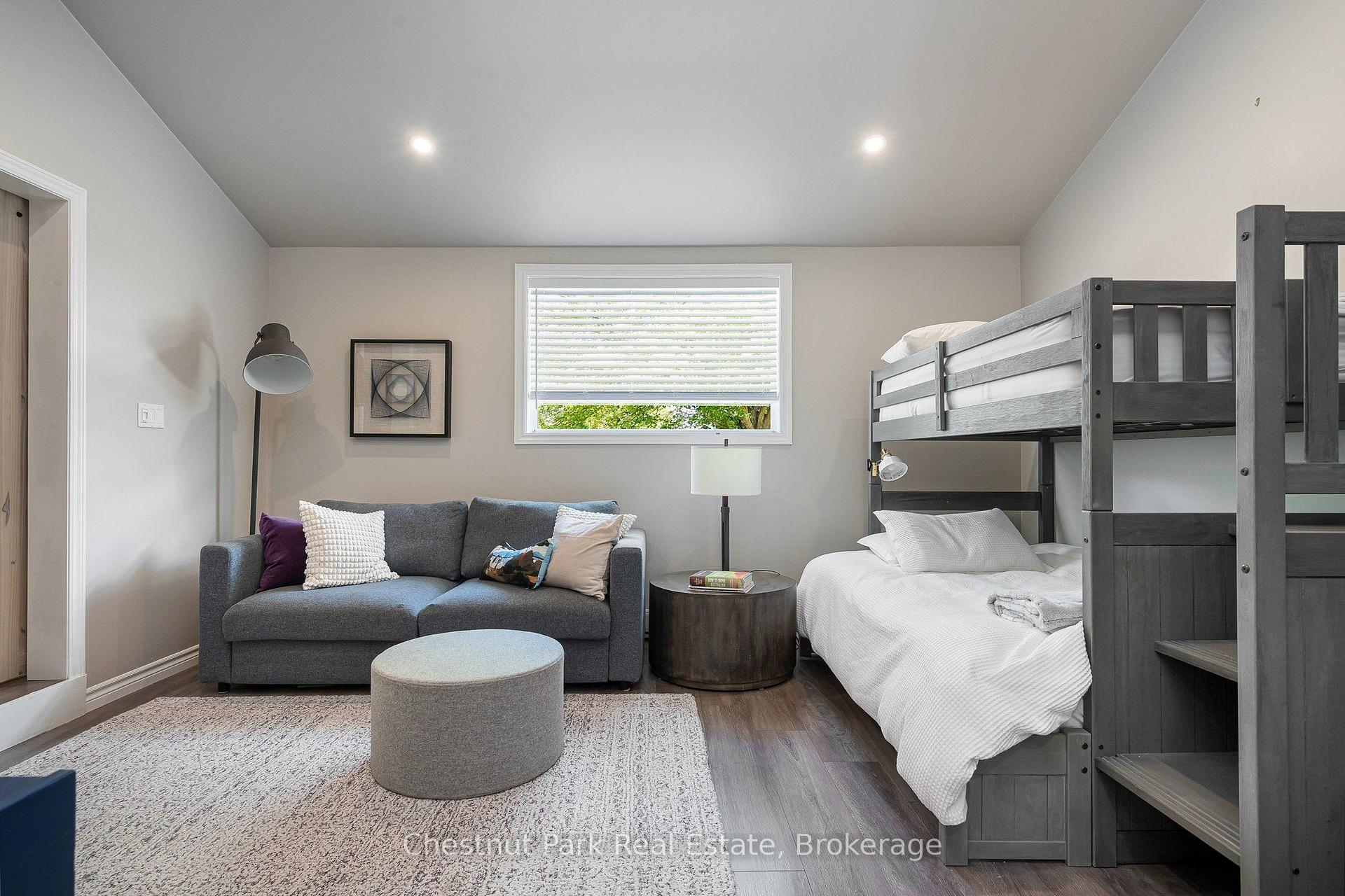 Photo 24 of 9 Wellington Street E, Clearview, Creemore — HOMEH