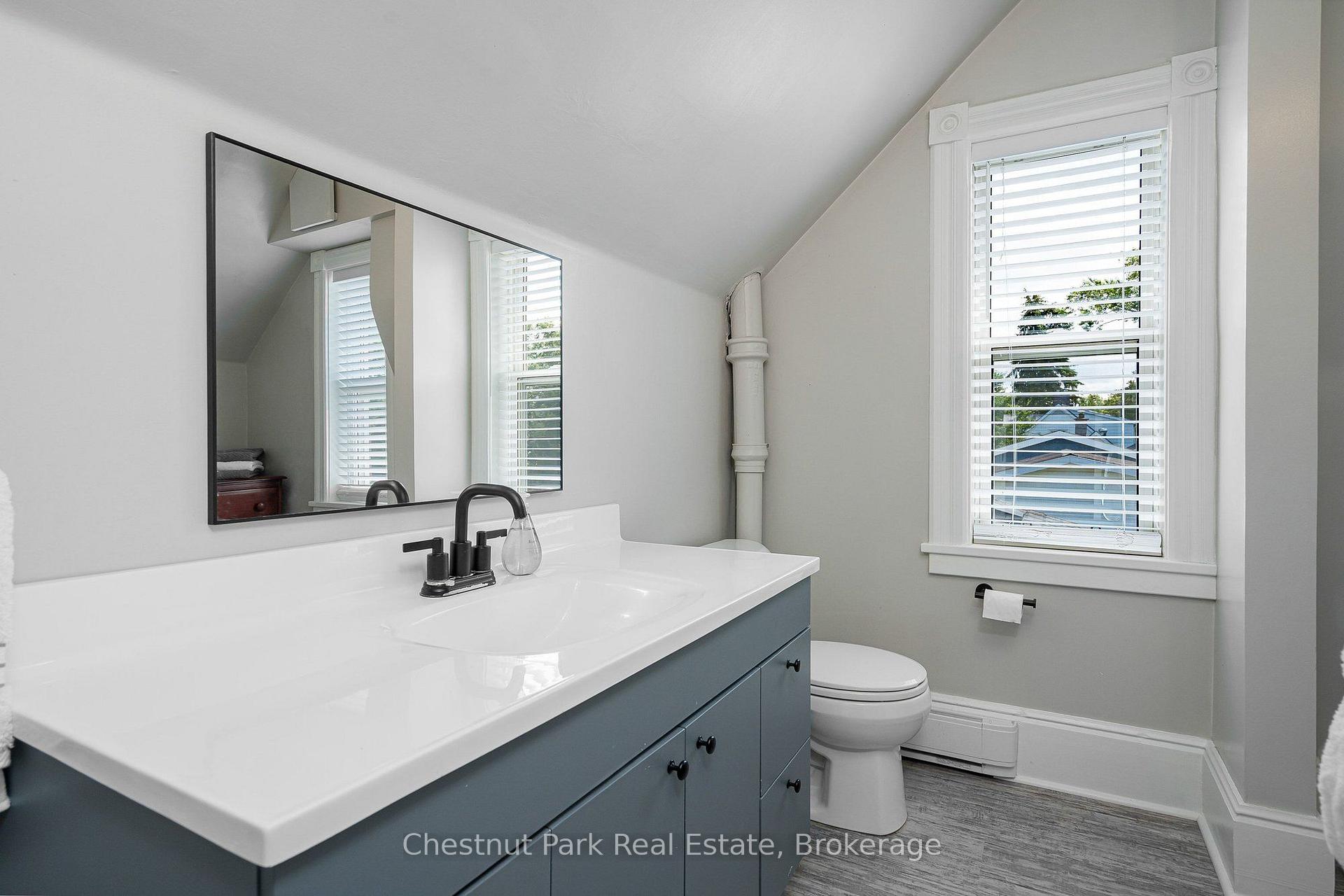 Photo 33 of 9 Wellington Street E, Clearview, Creemore — HOMEH
