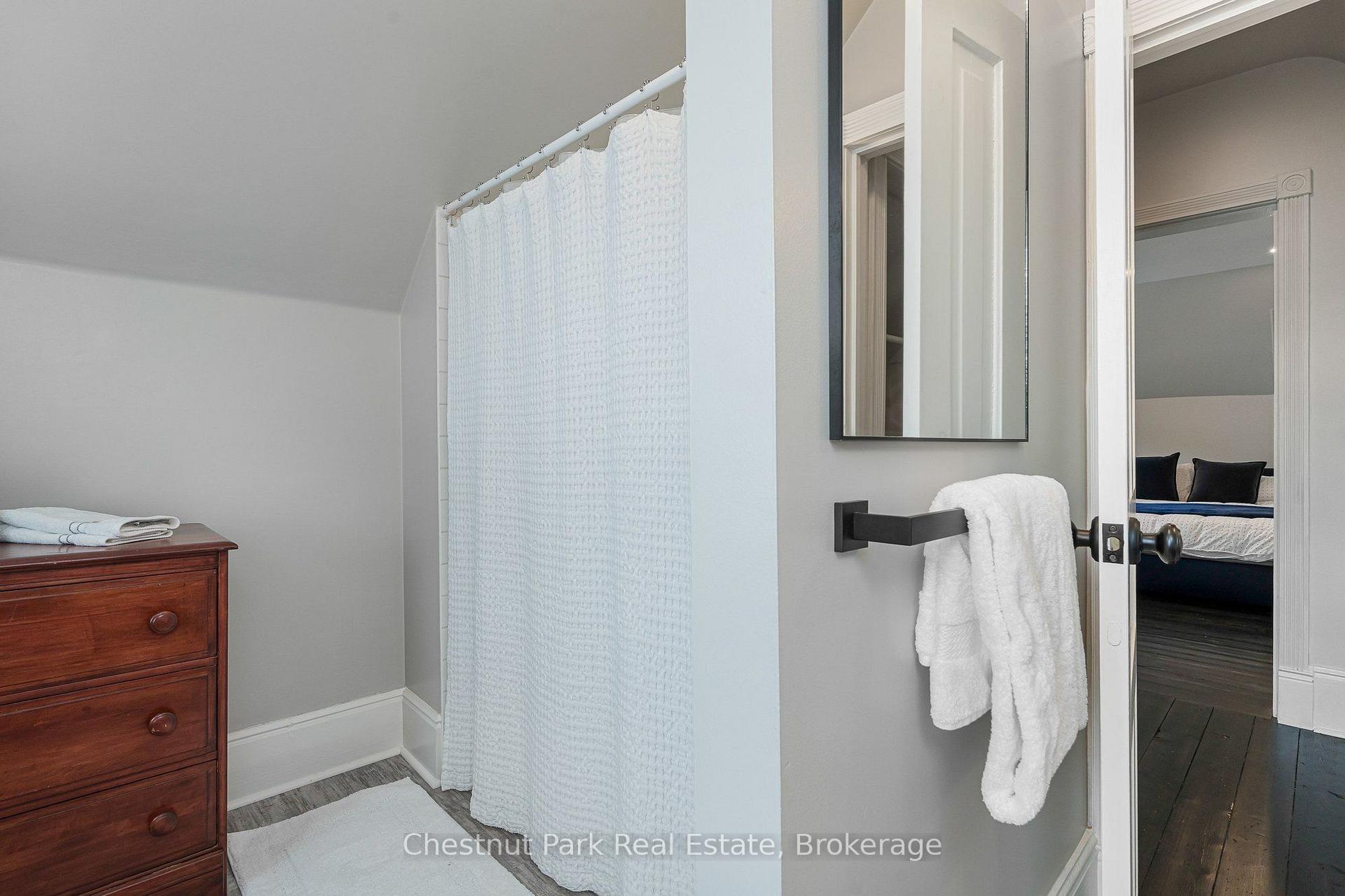 Photo 34 of 9 Wellington Street E, Clearview, Creemore — HOMEH
