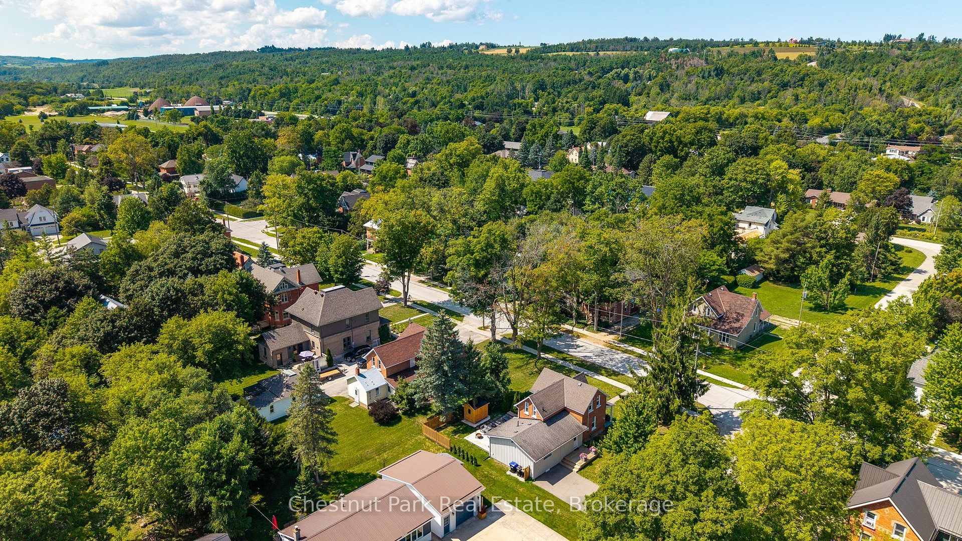 Photo 37 of 9 Wellington Street E, Clearview, Creemore — HOMEH