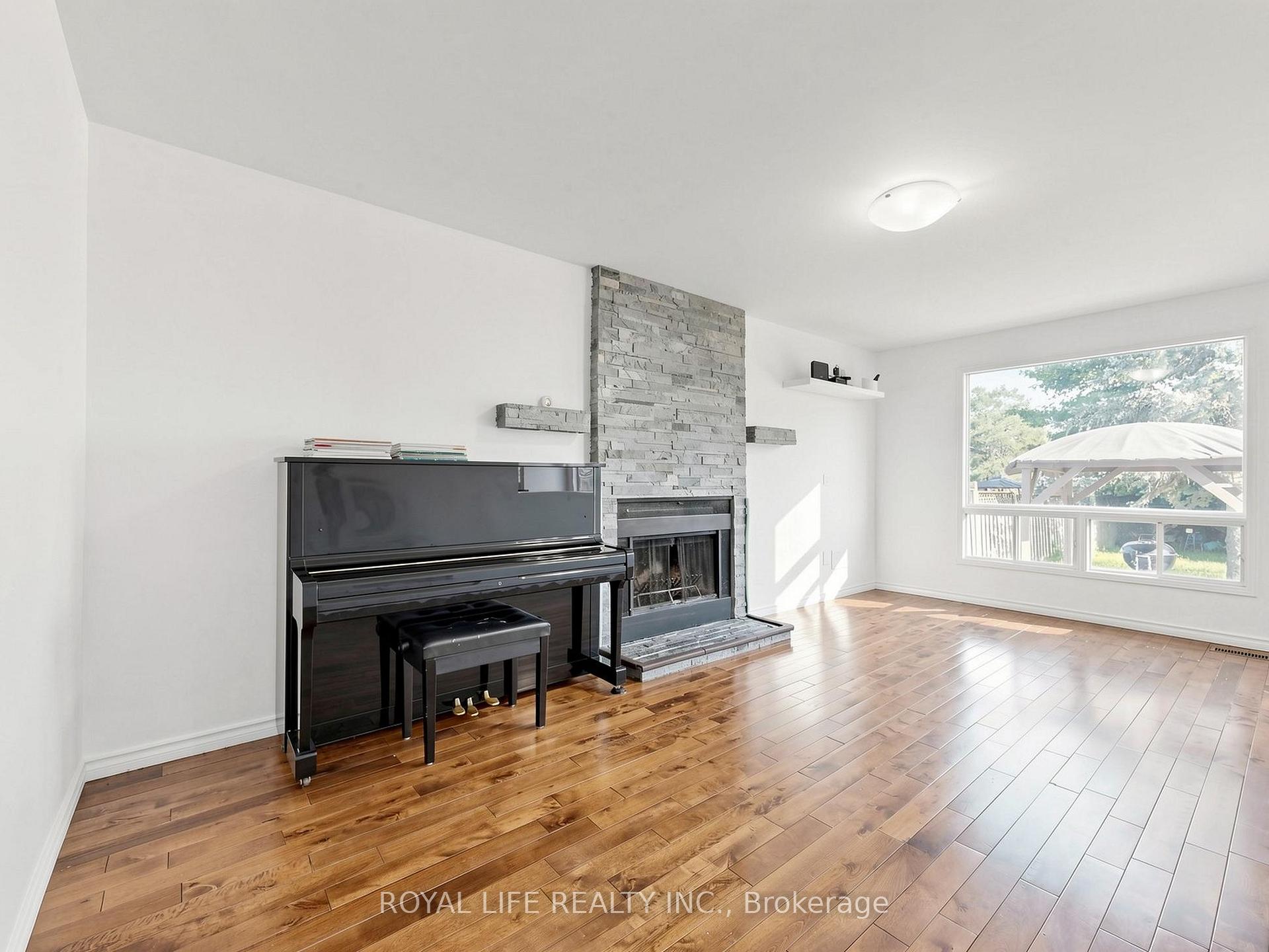 Photo 15 of 985 Linden Street, Innisfil, Alcona — HOMEH