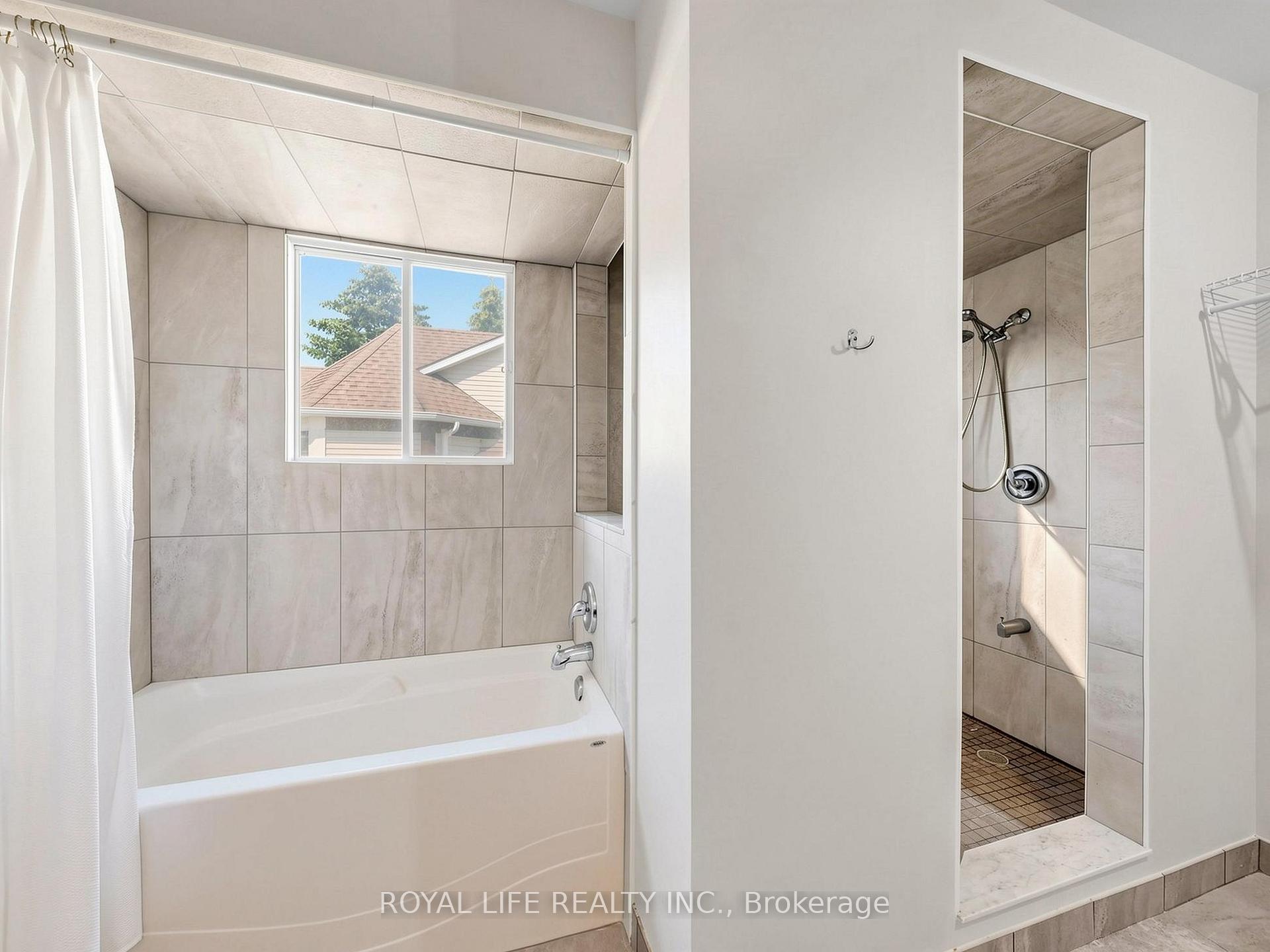 Photo 23 of 985 Linden Street, Innisfil, Alcona — HOMEH