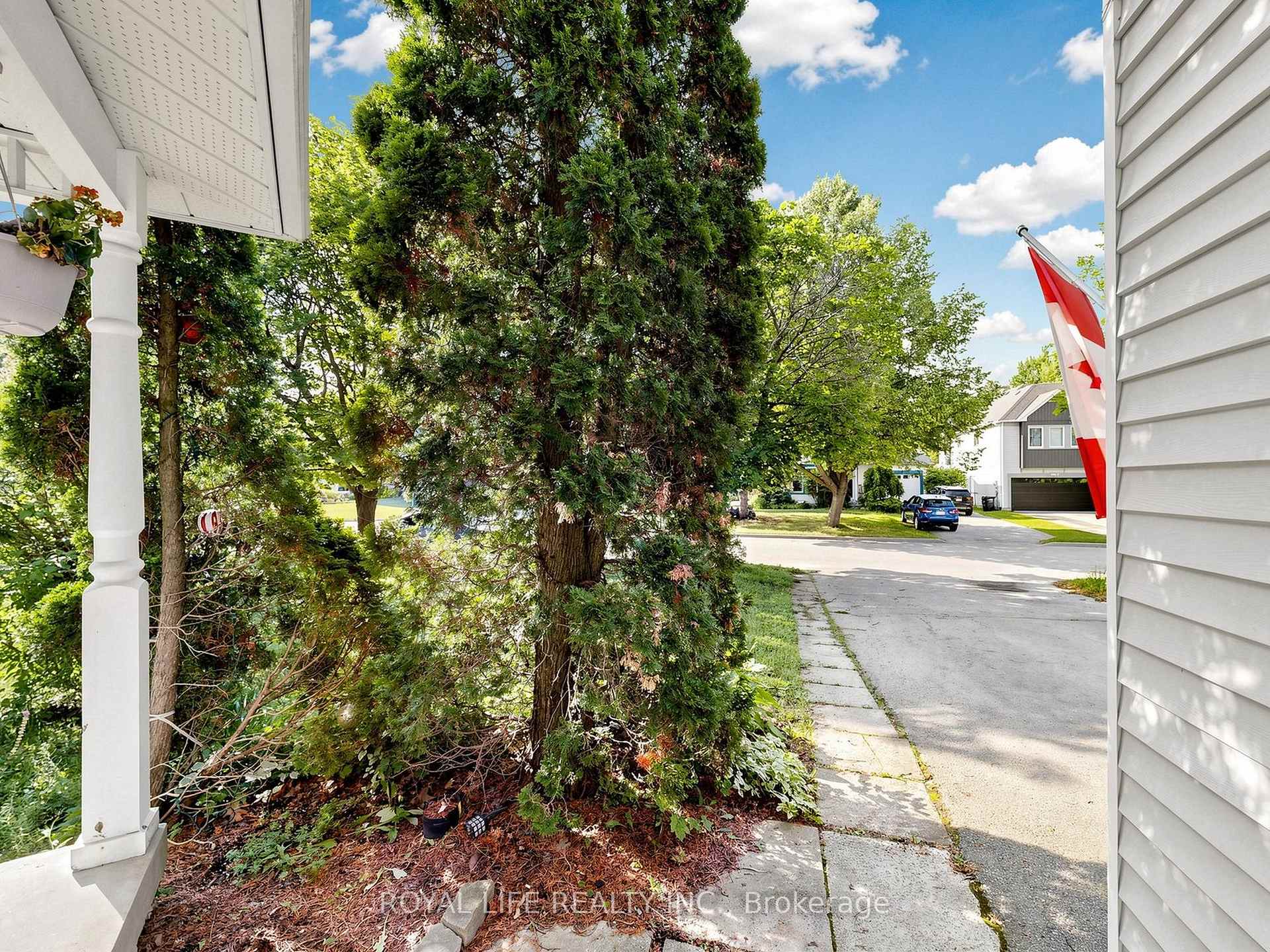 Photo 44 of 985 Linden Street, Innisfil, Alcona — HOMEH