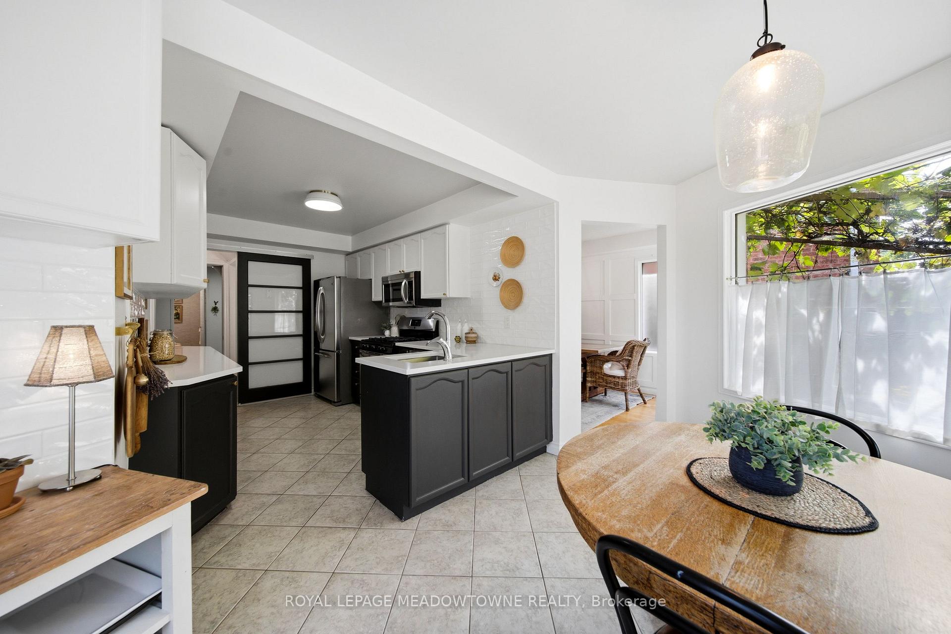 Photo 17 of 187 Barber Drive, Halton Hills, Georgetown — HOMEH